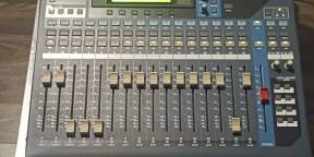 Table de mixage numérique Ymaha 01/v 96 v2 + flycase