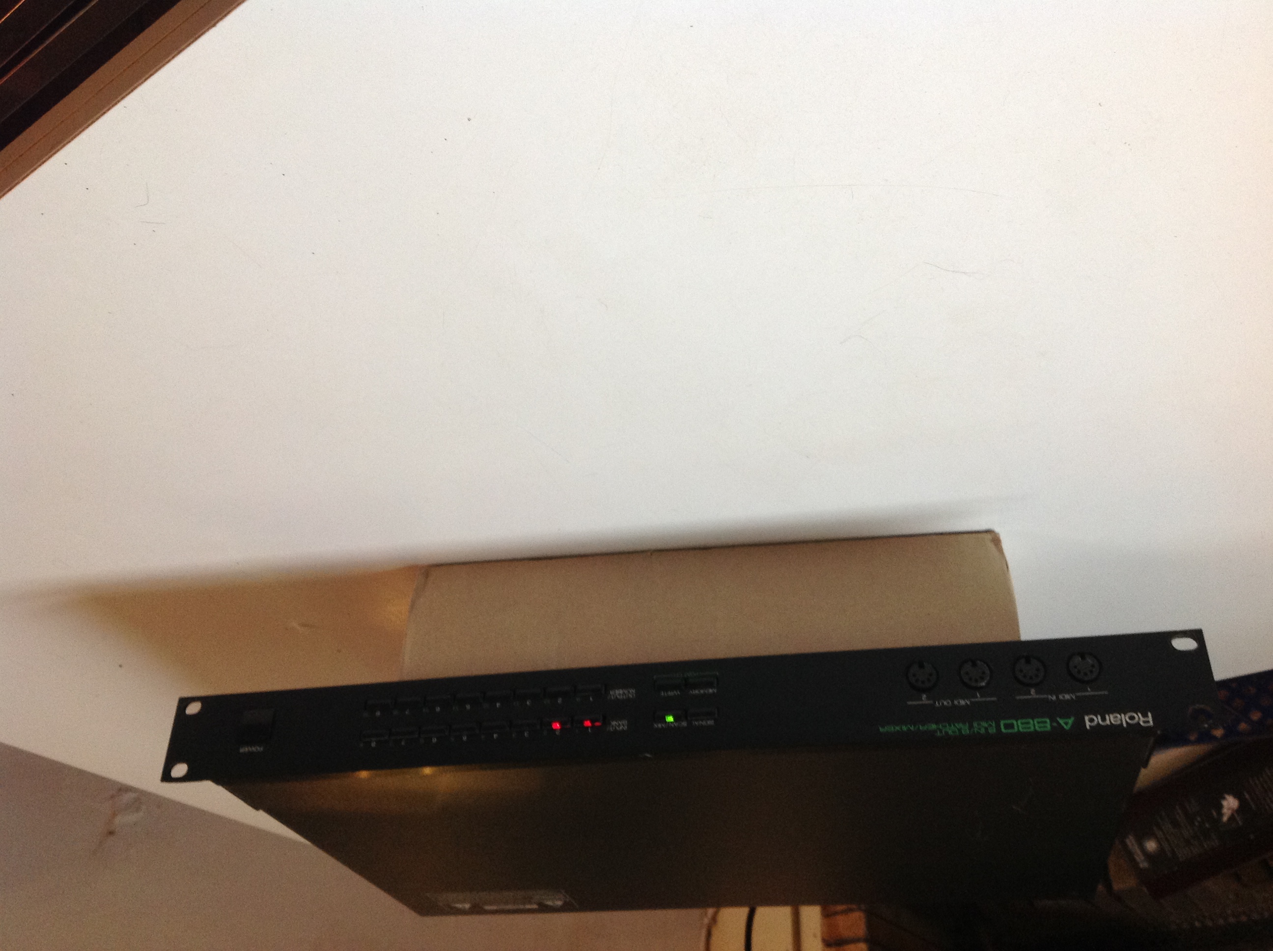 Roland A 880