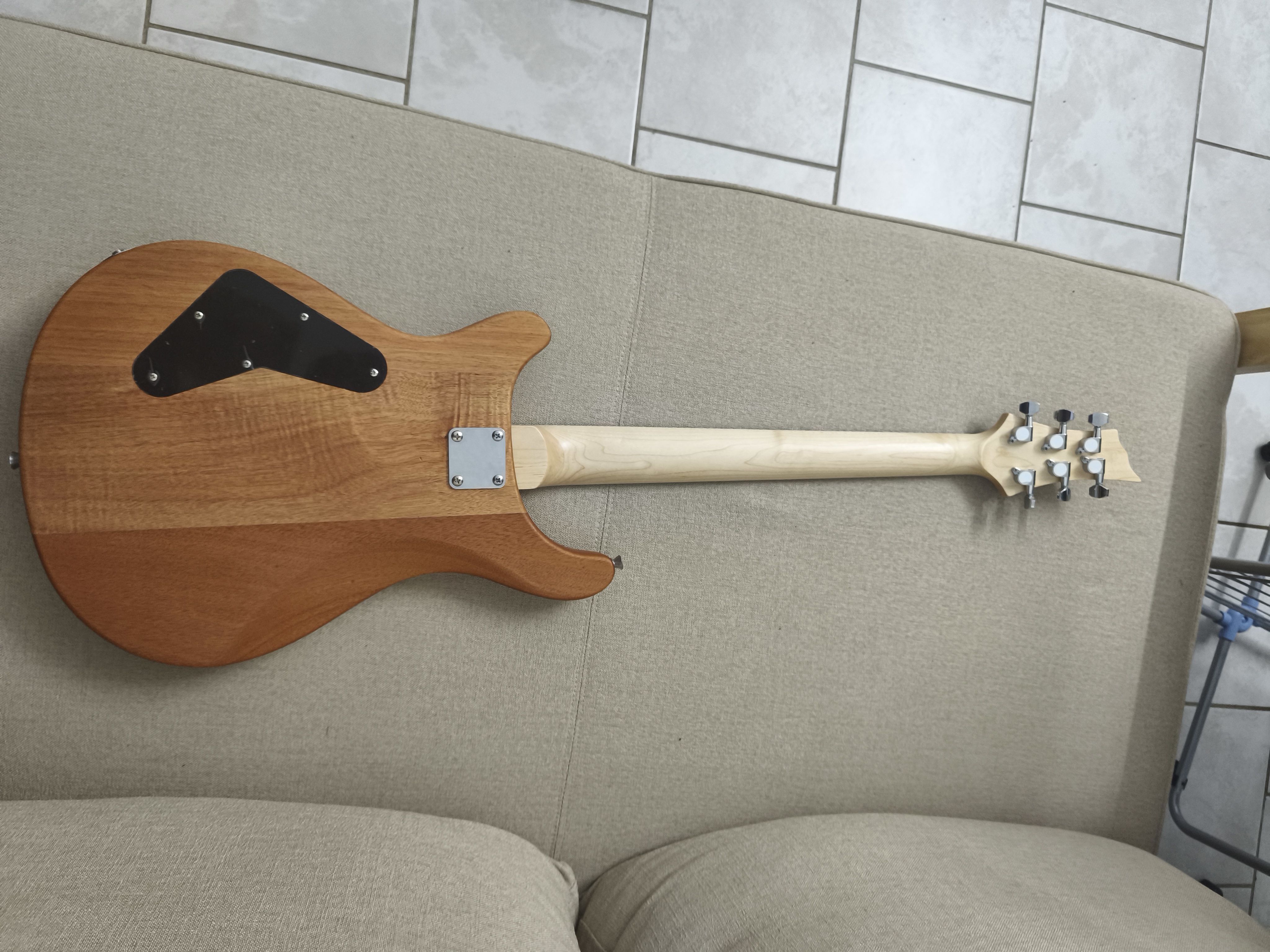 Vend guitare Harley Benton 