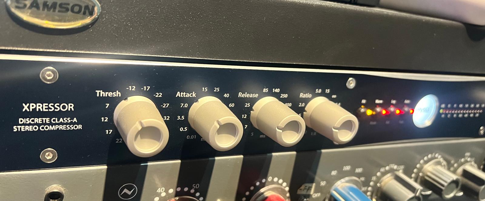 Vends Elysia Xpressor en rack