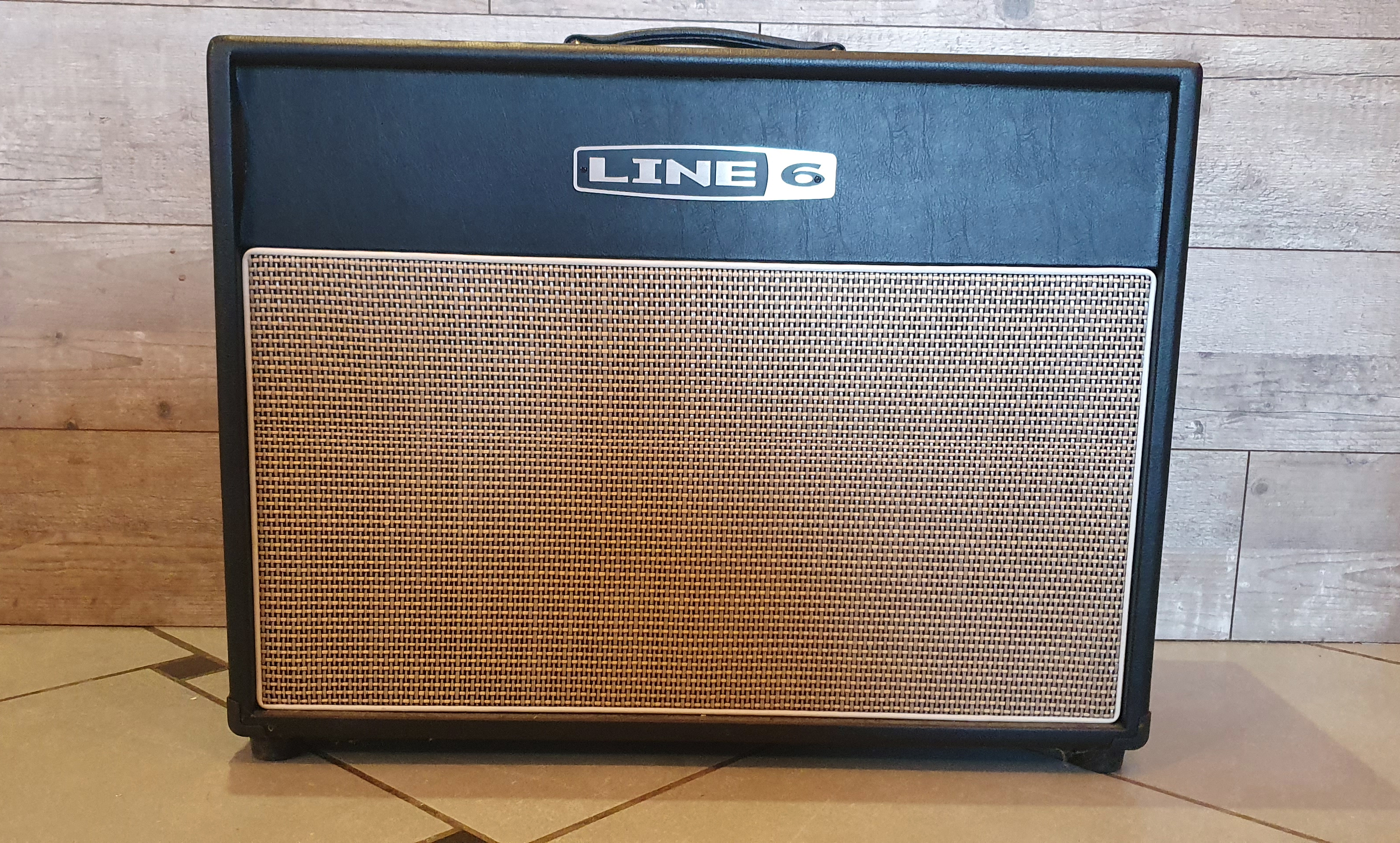 Ampli guitare Line 6 Flextone III XL + pédalier Line 6 FBV2