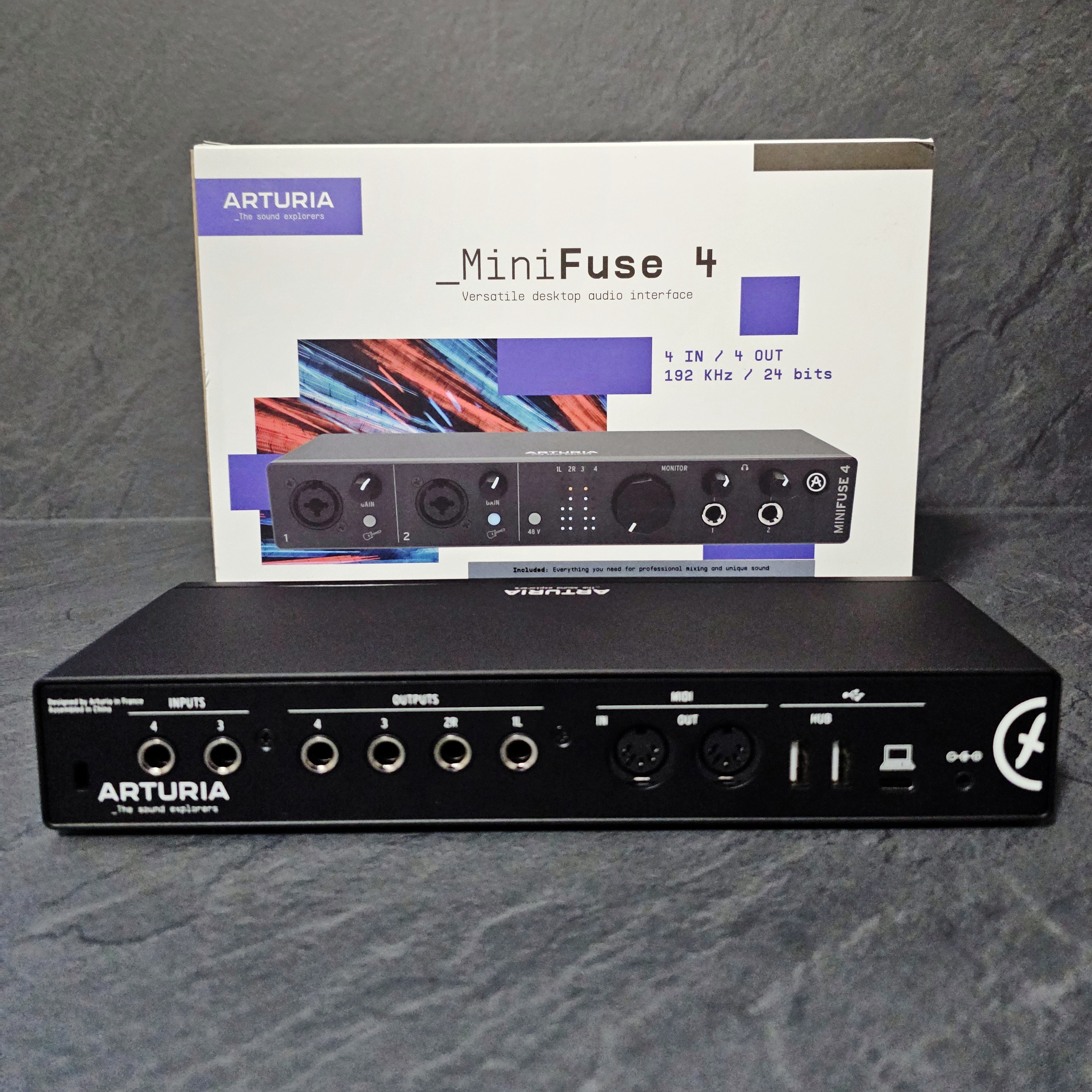 Vends interface audio Arturia Minifuse 4 neuve (servi 3 fois), sous garantie. 