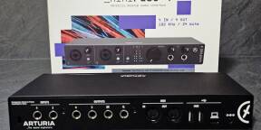 Vends interface audio Arturia Minifuse 4 neuve (servi 3 fois), sous garantie.