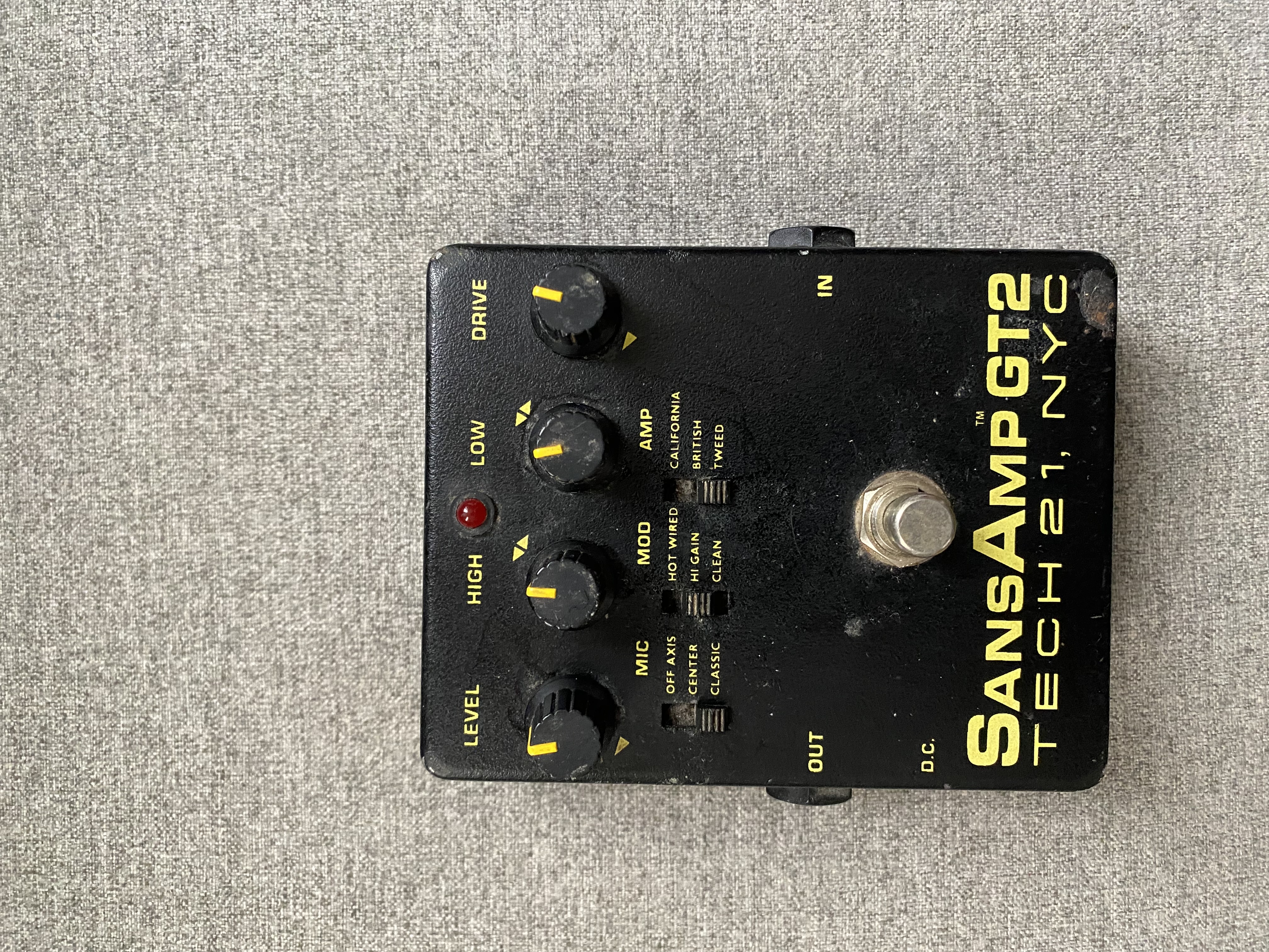 Vends la célèbre SansAmp GT2 de Tech 21