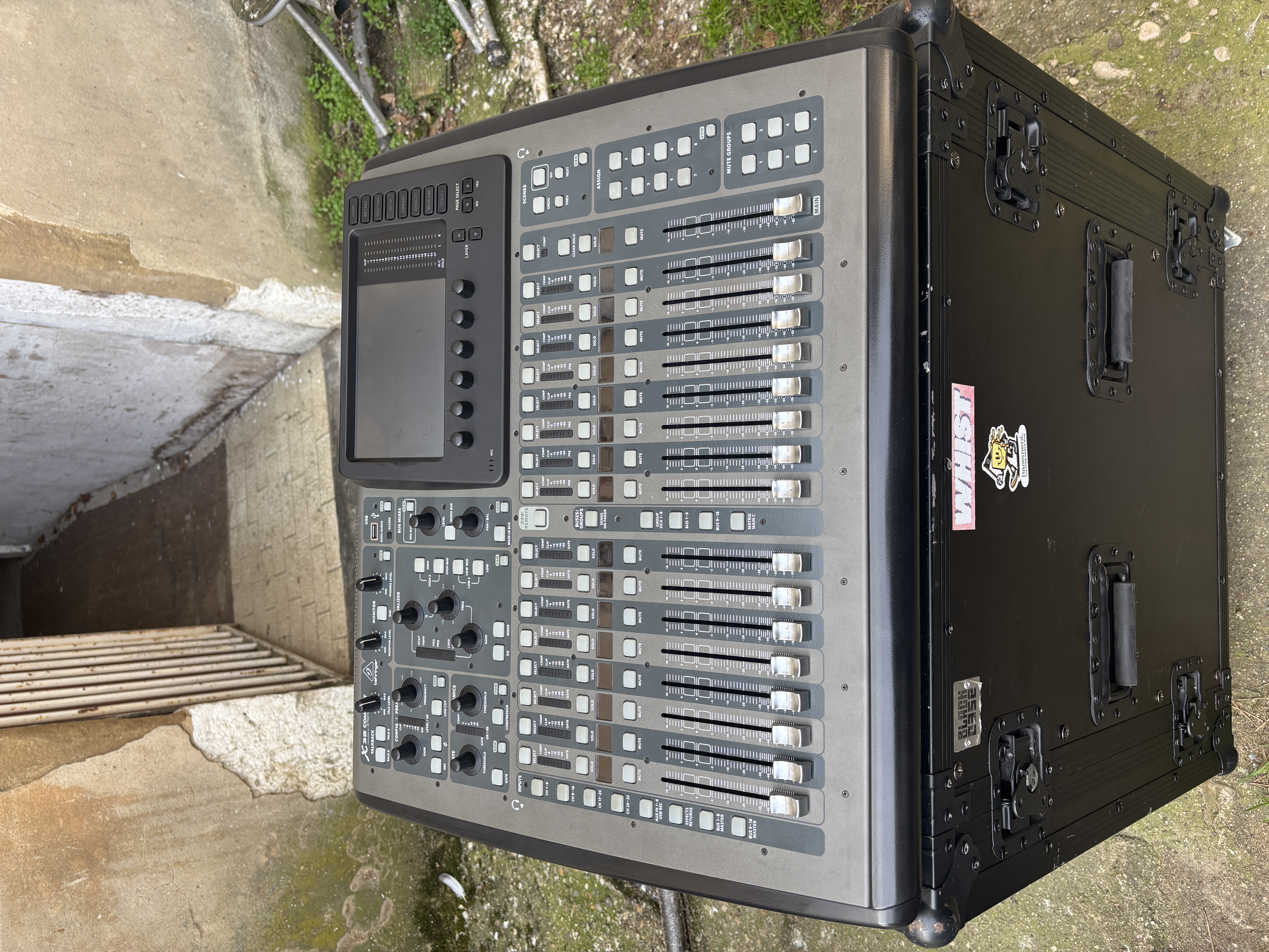 Vends X32 compact + bag de transport