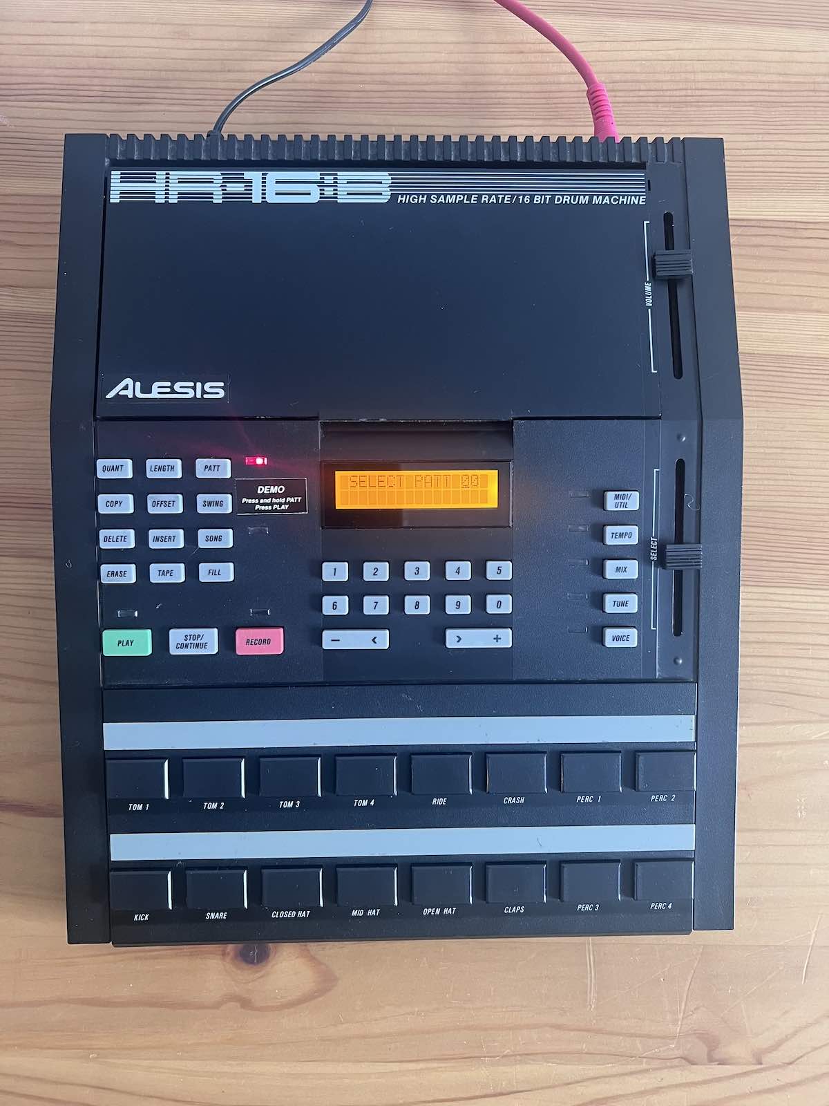 Alesis HR-16B
