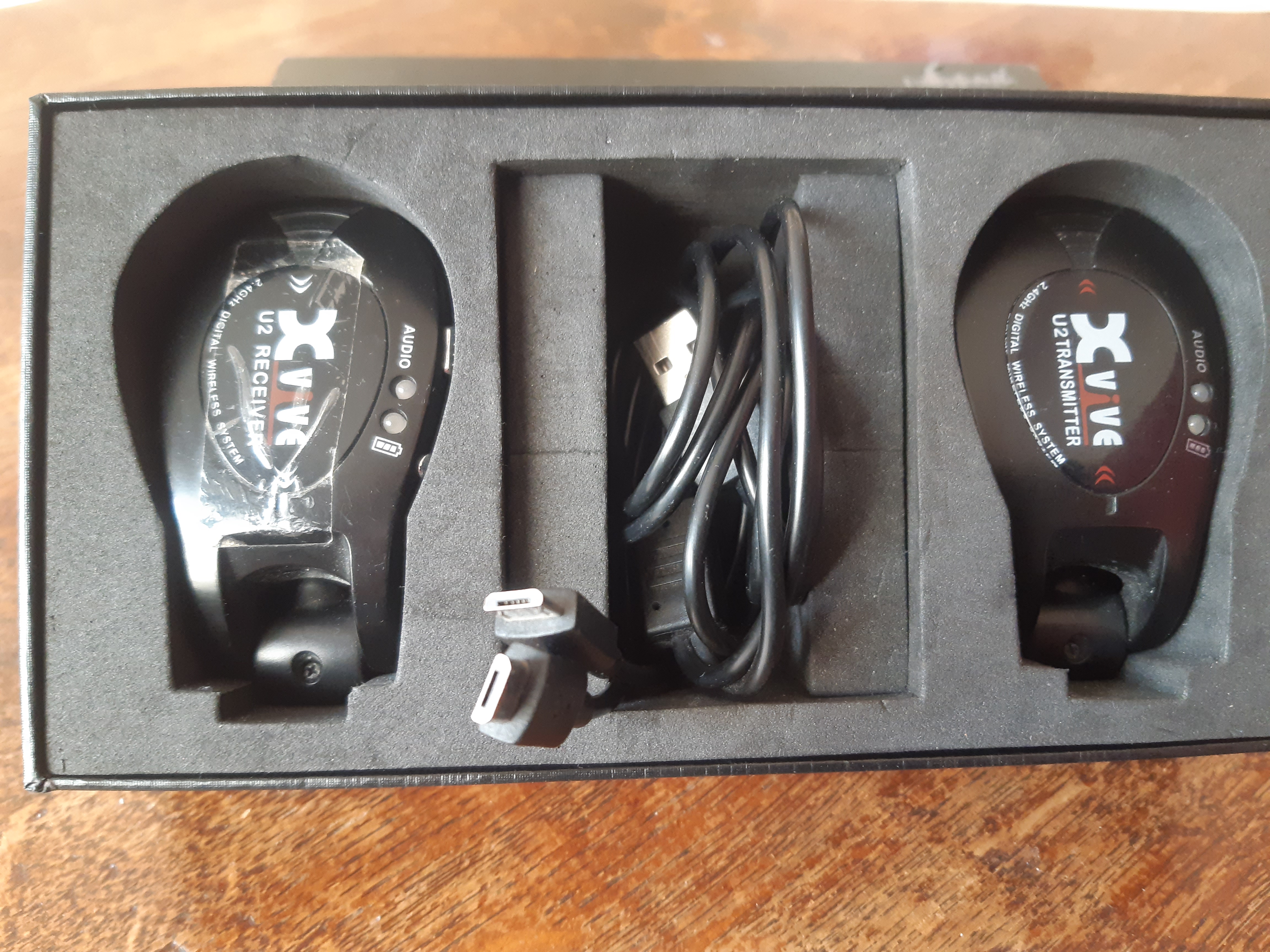 Vend XVIVE U2 wirless guitar system trés bon état batterie ok