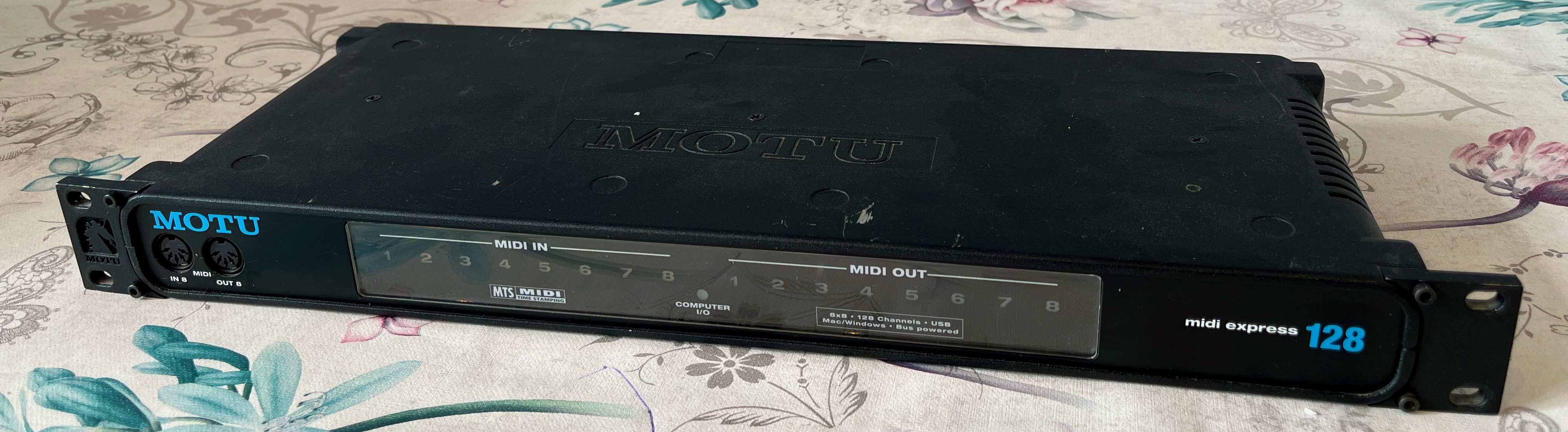 Interface MIDI MOTU Express 128