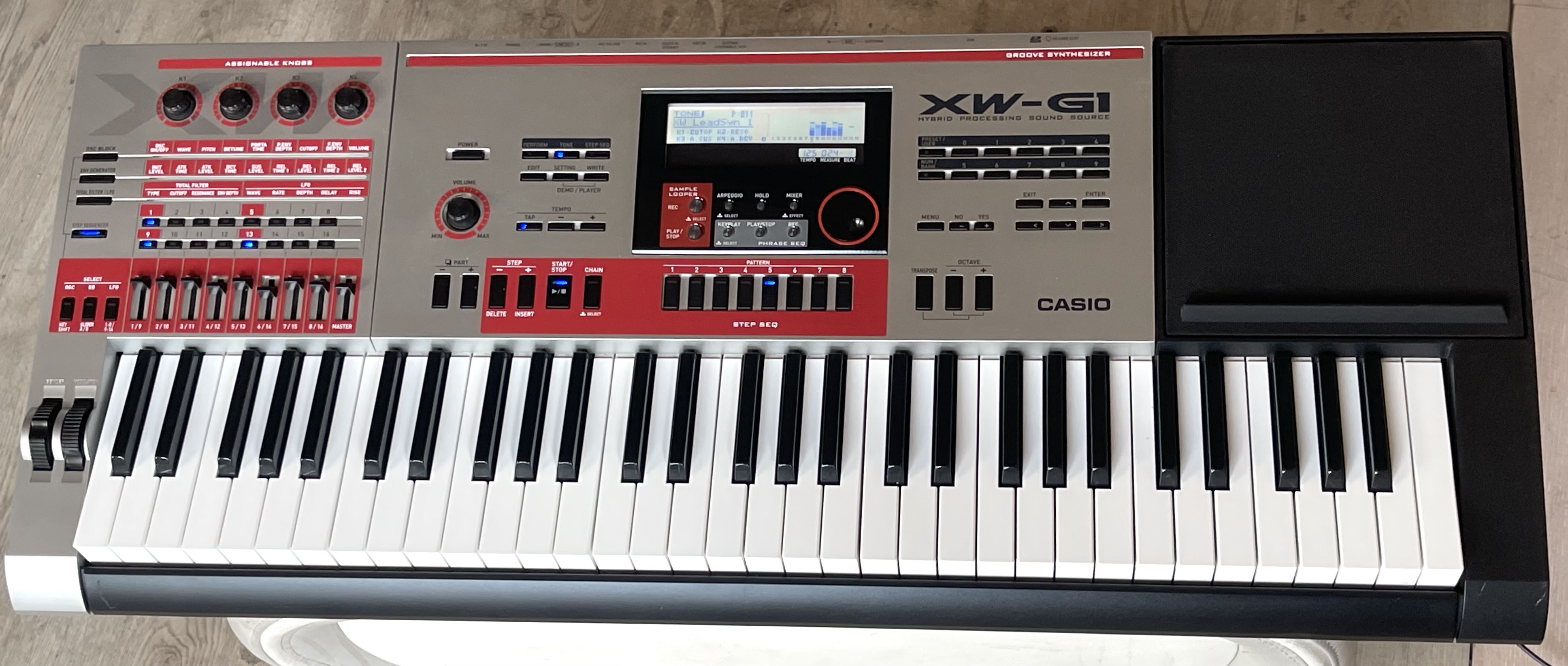 Synthétiseur Casio XW-G1 - Groove Synthesizer Sampler Looper