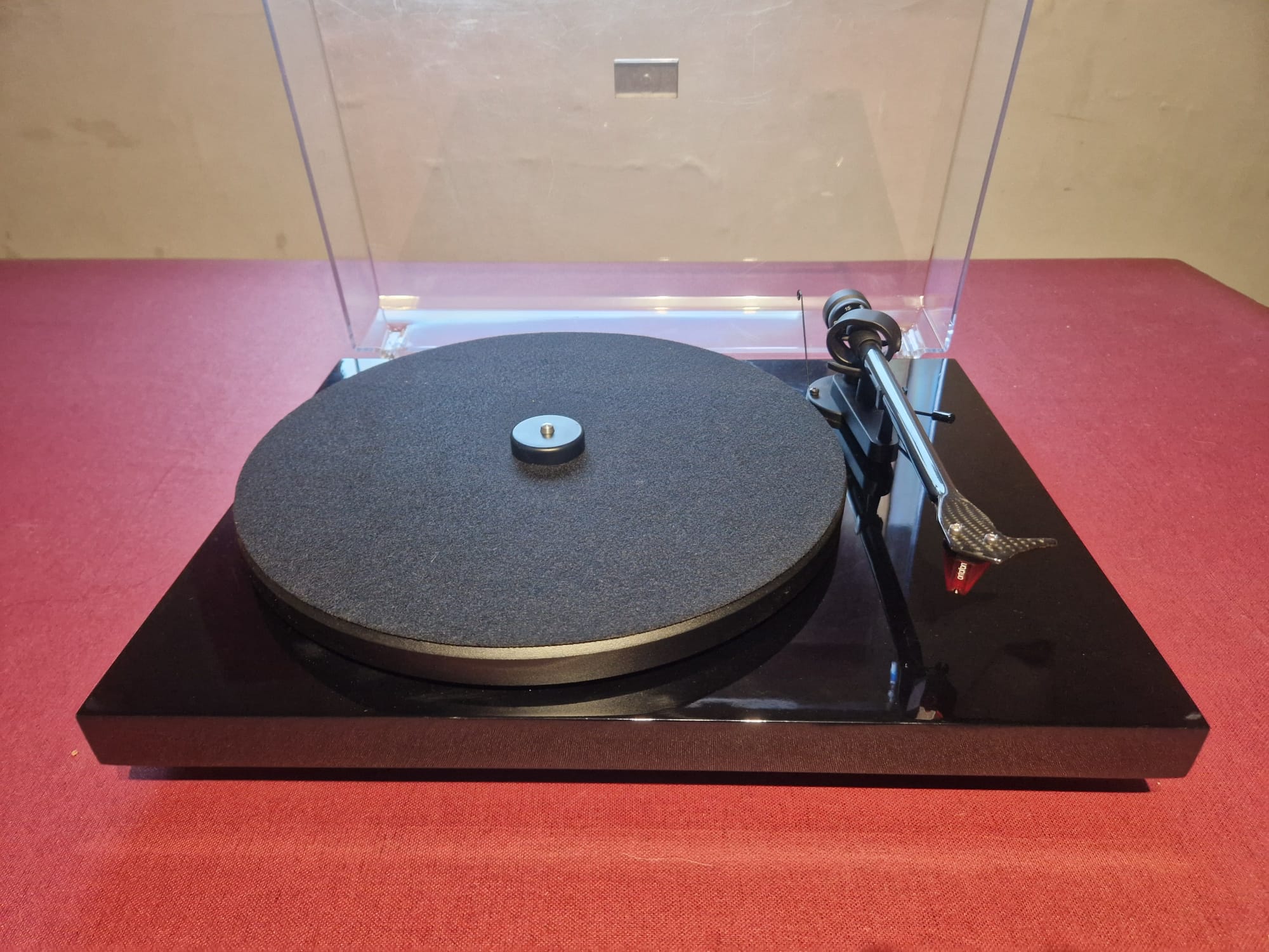 Vends Platine vinyle Pro-Ject Debut Carbon 2M Red Spéciale Edition