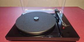 Vends Platine vinyle Pro-Ject Debut Carbon 2M Red Spéciale Edition