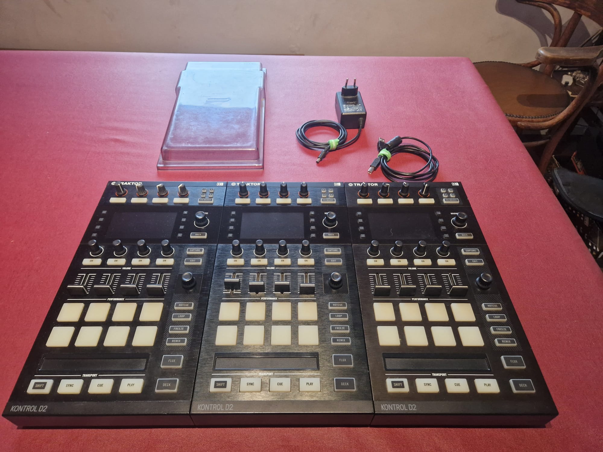 Vends Traktor kontrol D2