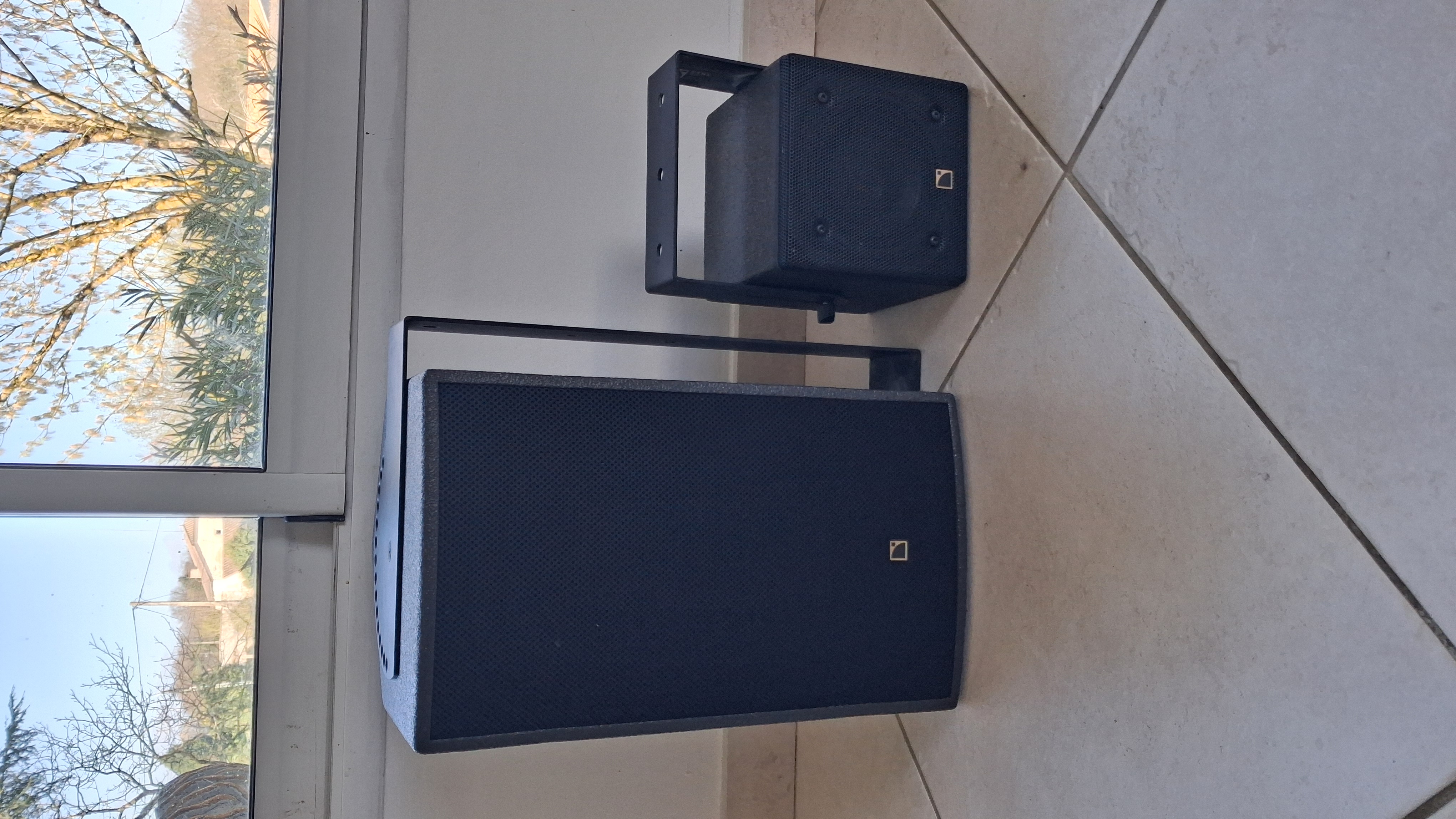 Vend 10 enceintes 5xt 