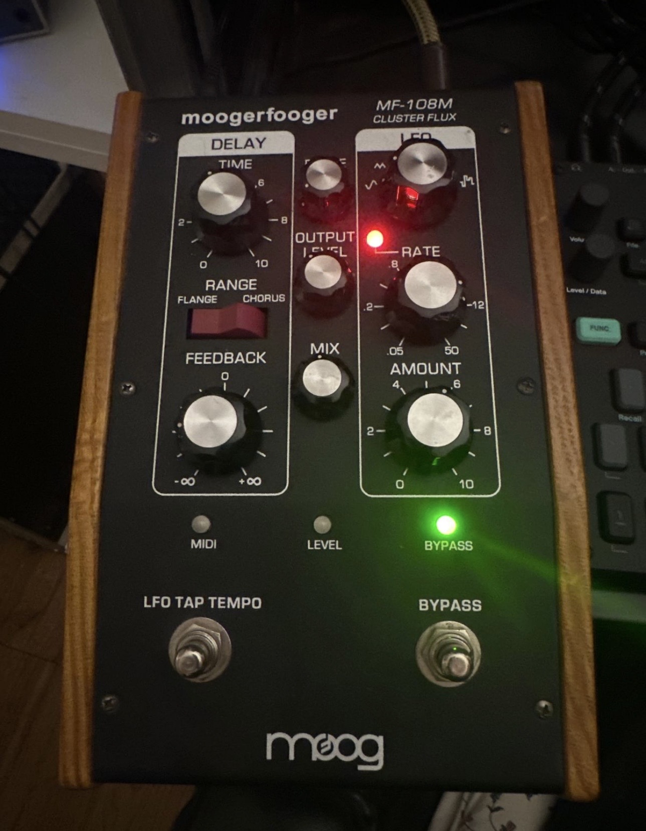 Moog Music MF-108M Cluster Flux (98570)