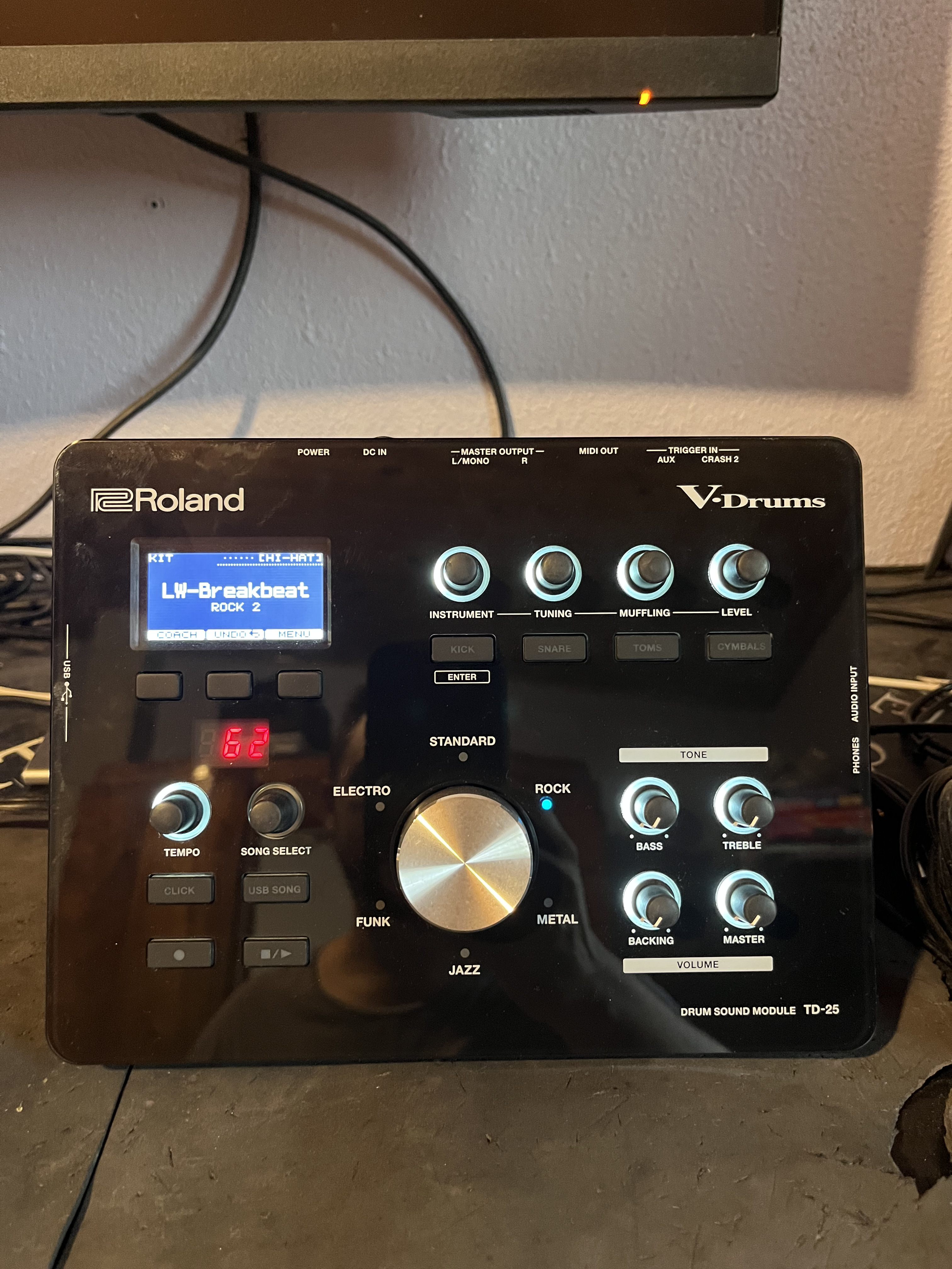 Roland TD-25 + alim d’origine + faisceau + support + preset sons Drum-Tec