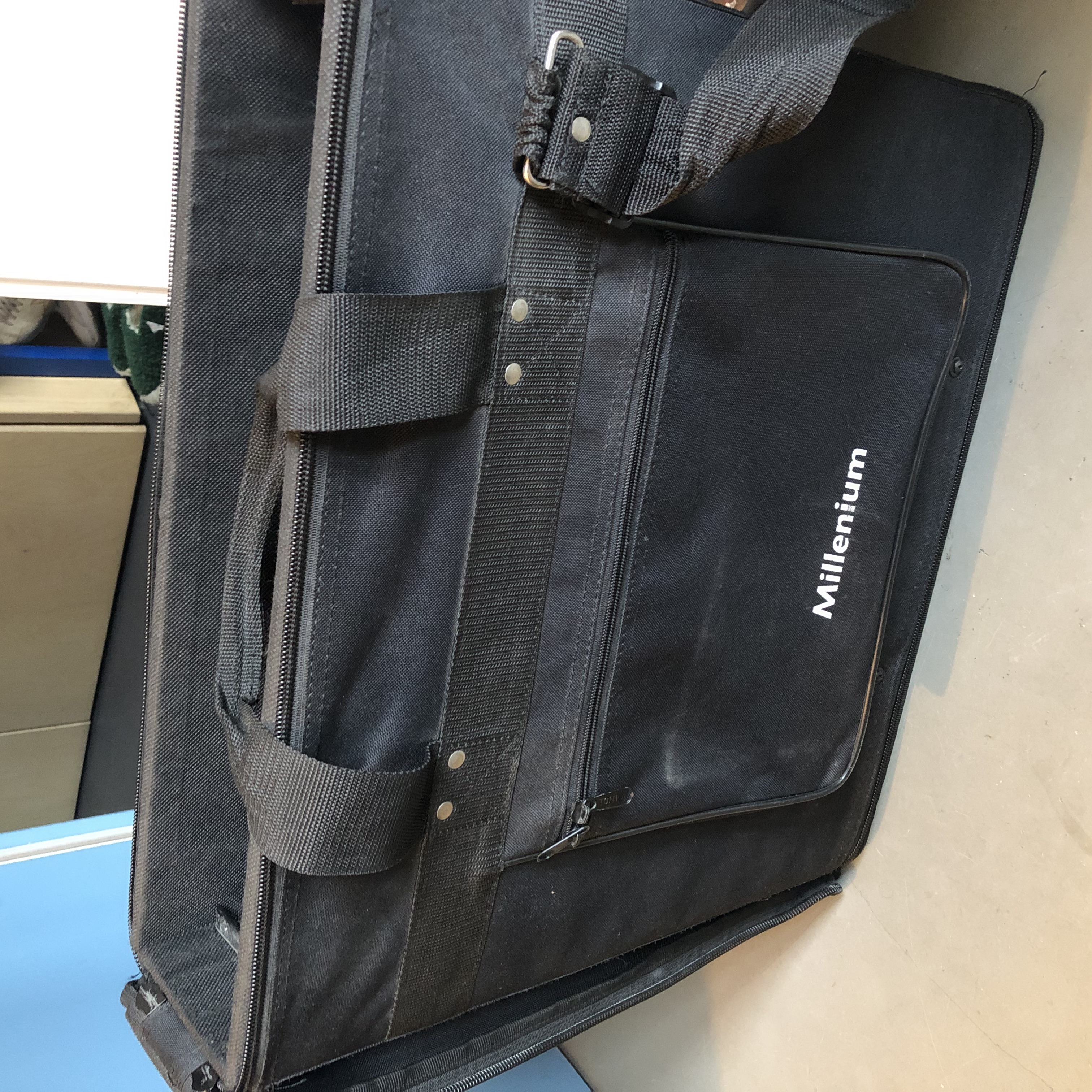 Millenium rack bag 2U. Bon état 