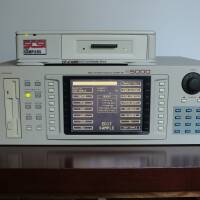 Vends superbe sampleur Akai S5000, en excellent état !