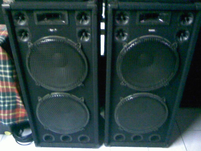 paires d'enceintes  hp éminence 