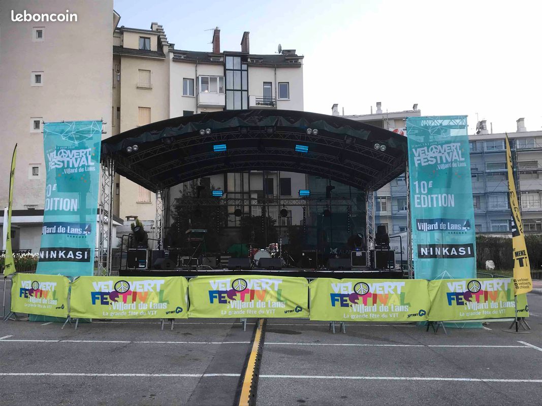 Scène couverte 8x6m