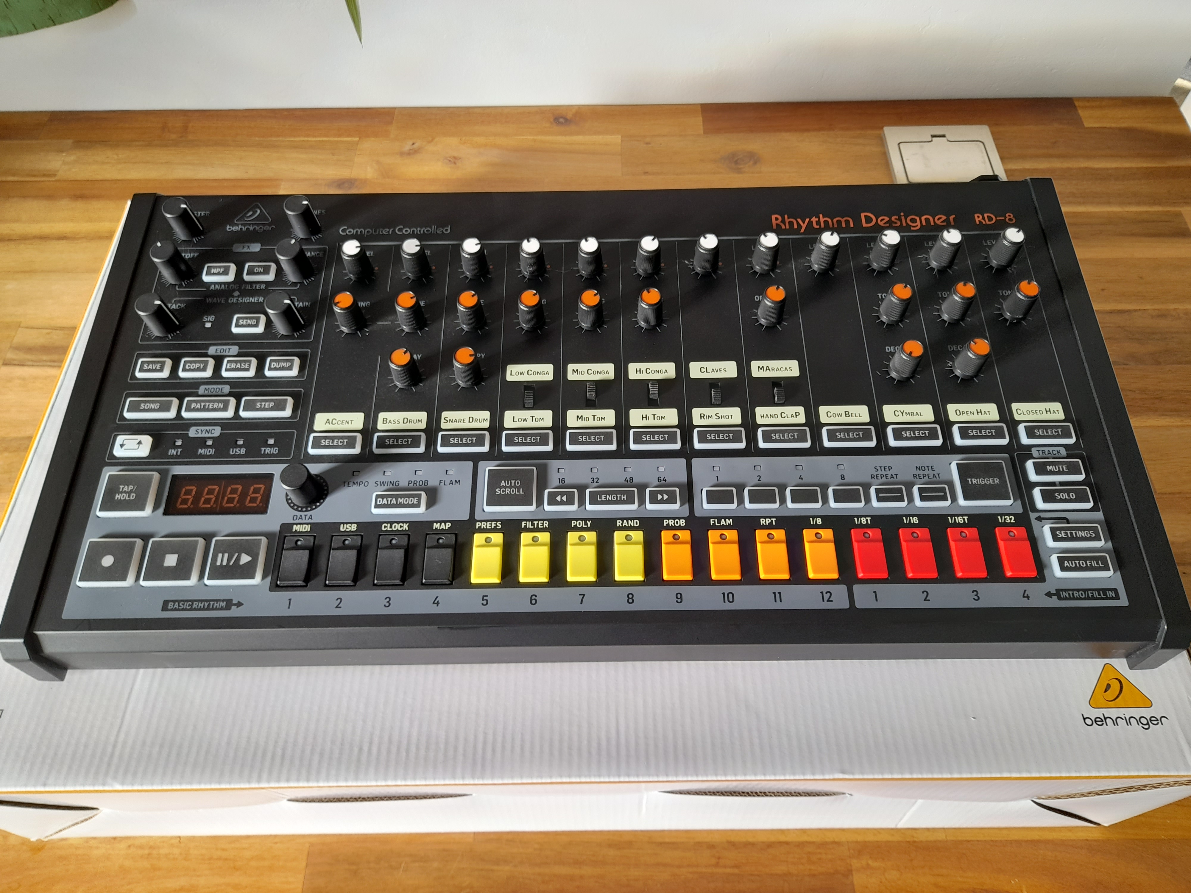 Behringer RD-8 MKII