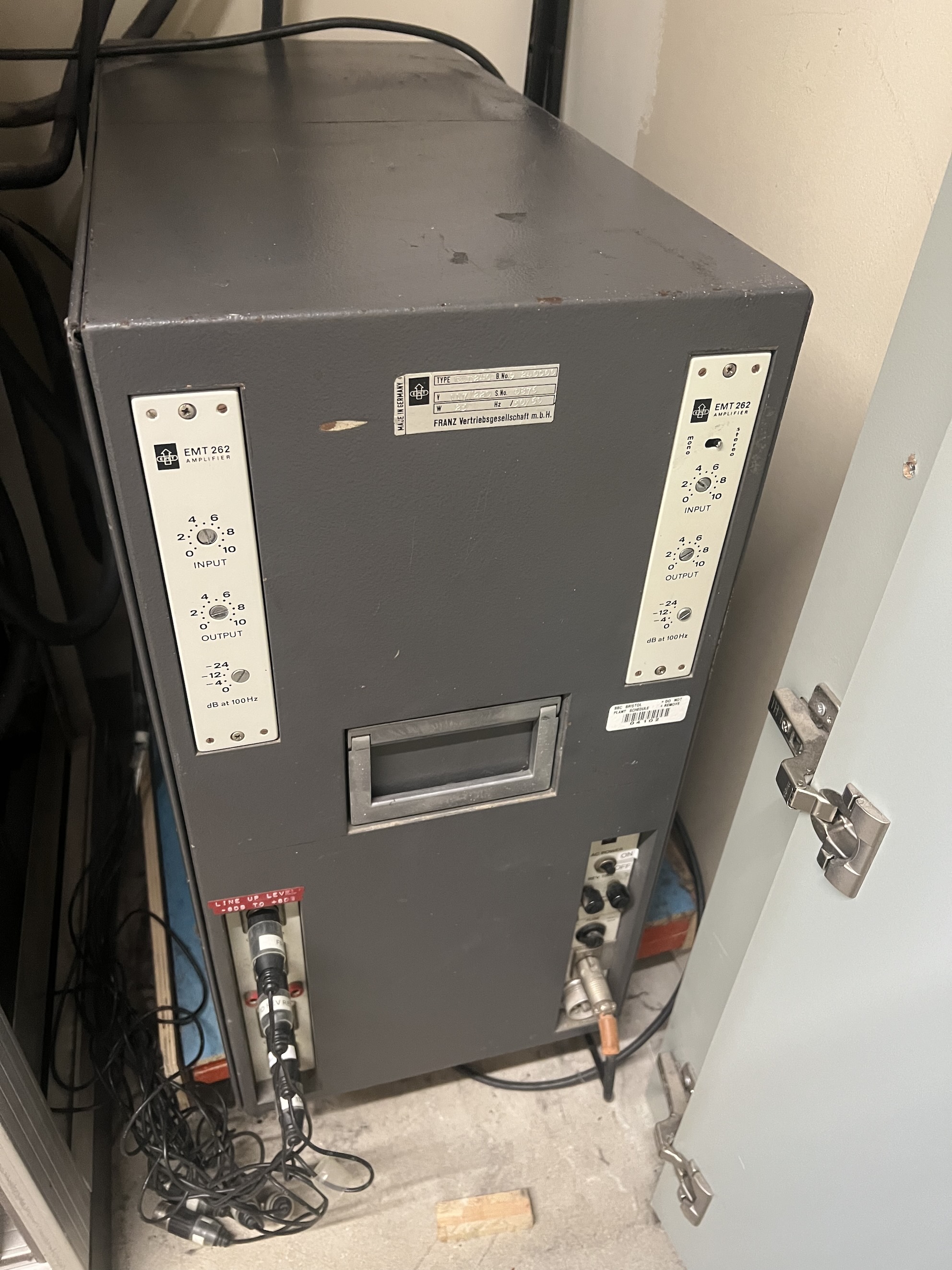 Vends EMT 240 en très bon état