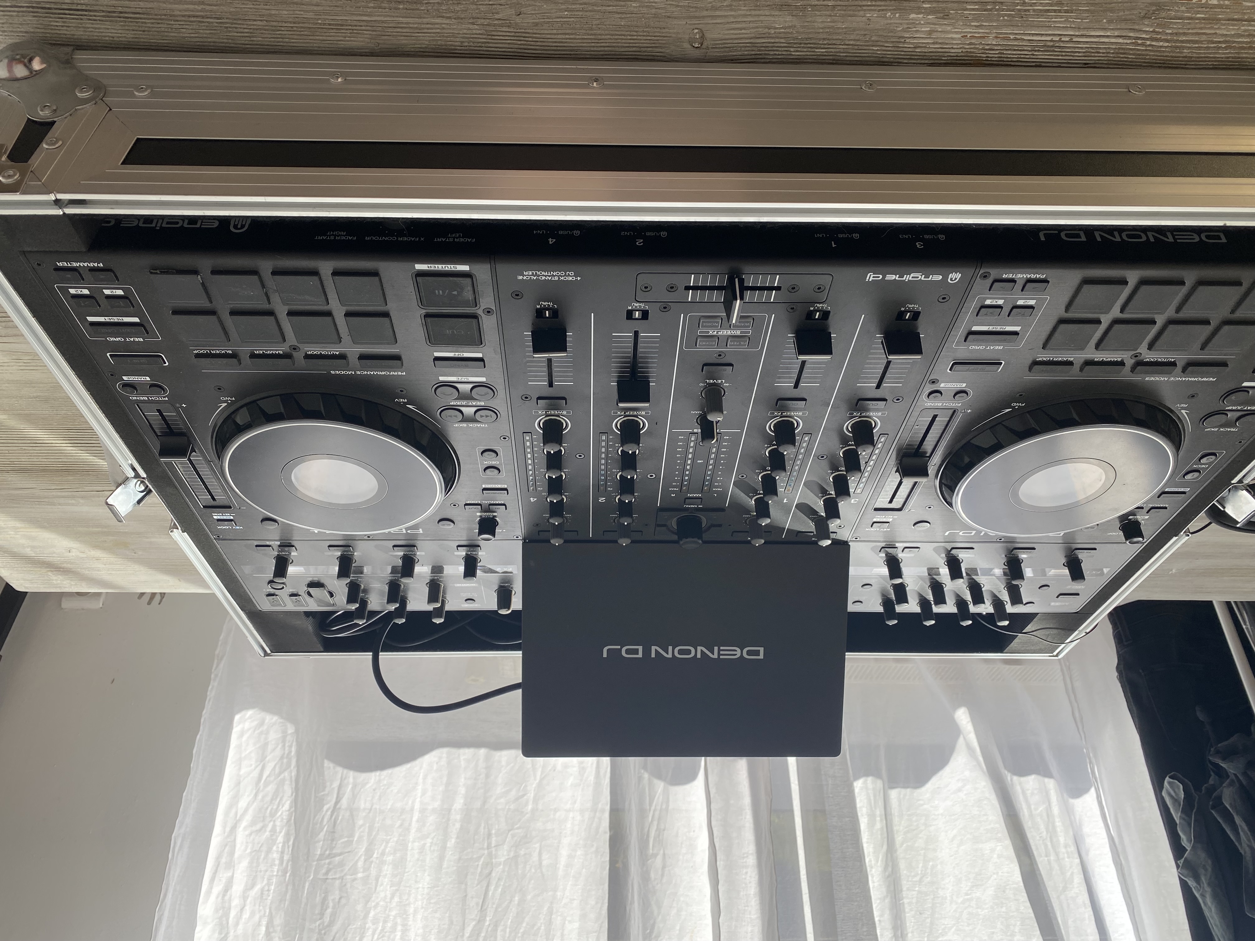 Denon prime 4+ avec flycase