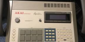 Vends lots sampleurs séquenceurs et tables de mixage