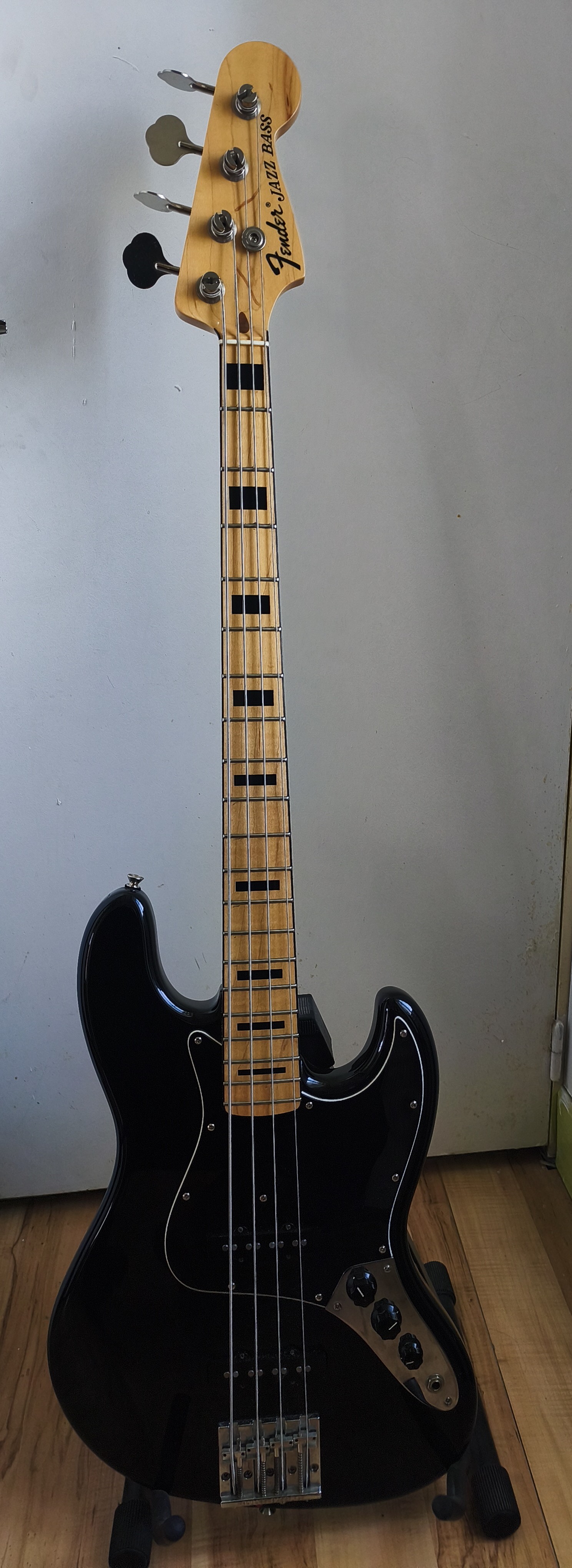 Jazz Bass Geedy Lee Japan