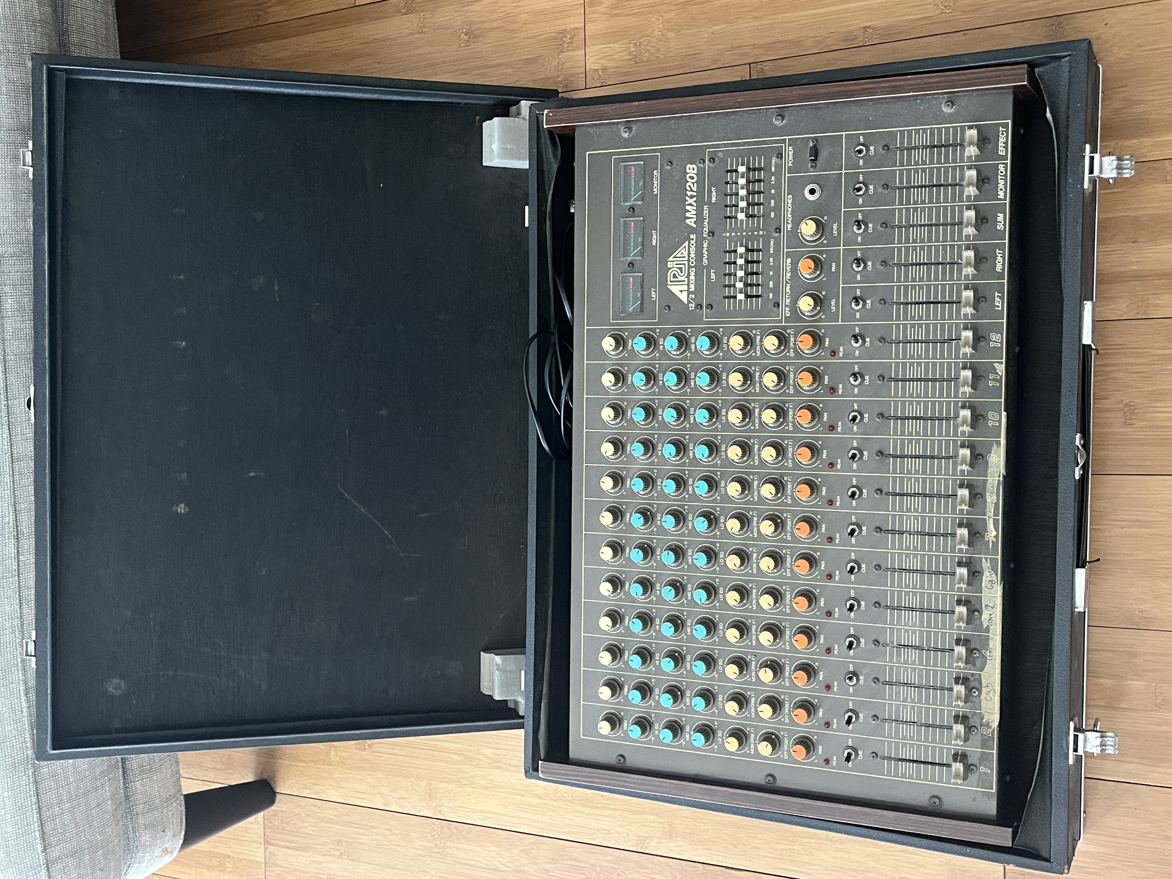 Vends console Aria AMX120B