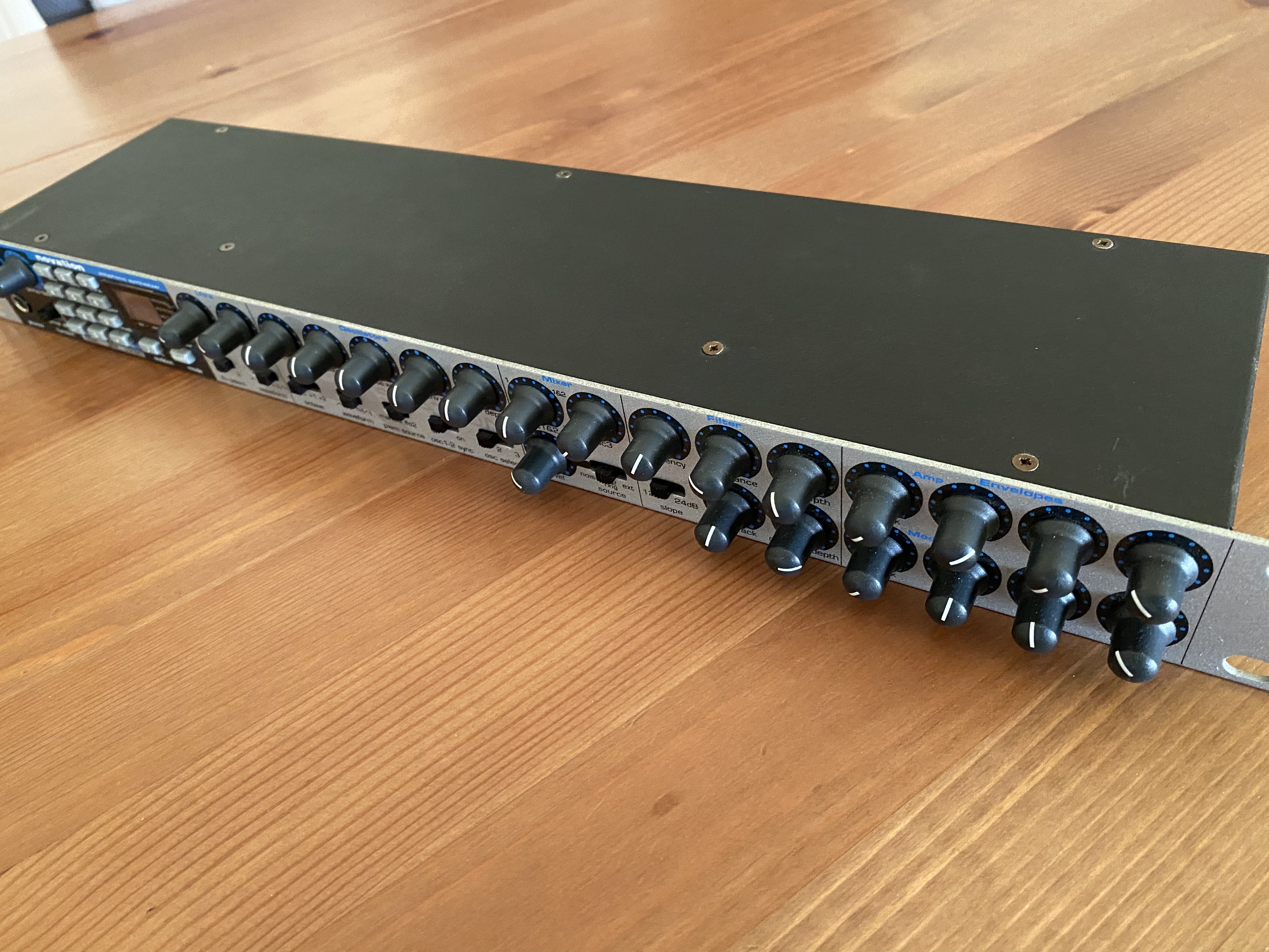 Vend Novation A-Station - état nickel -