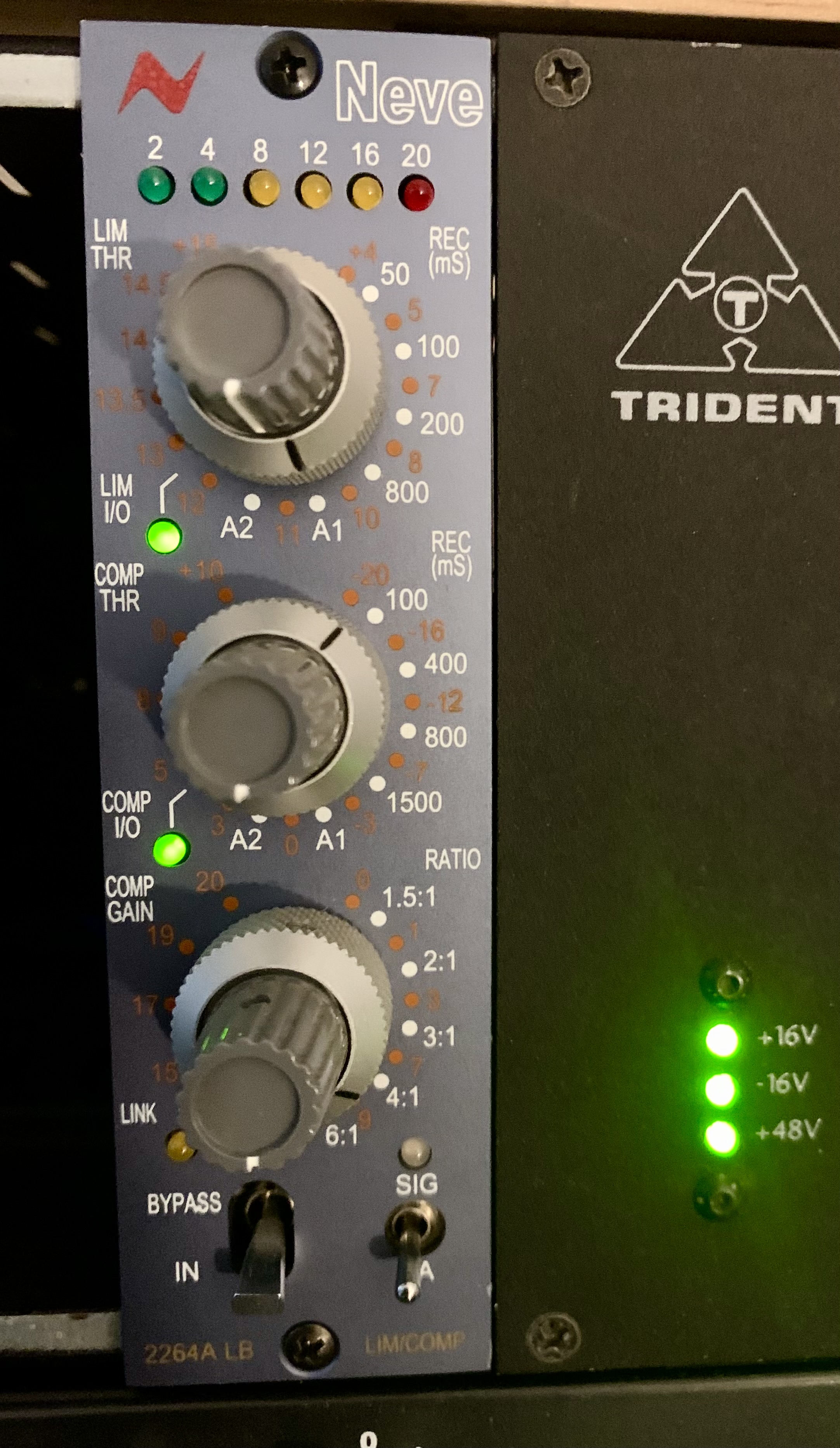 Vends AMS NEVE 2264ALB