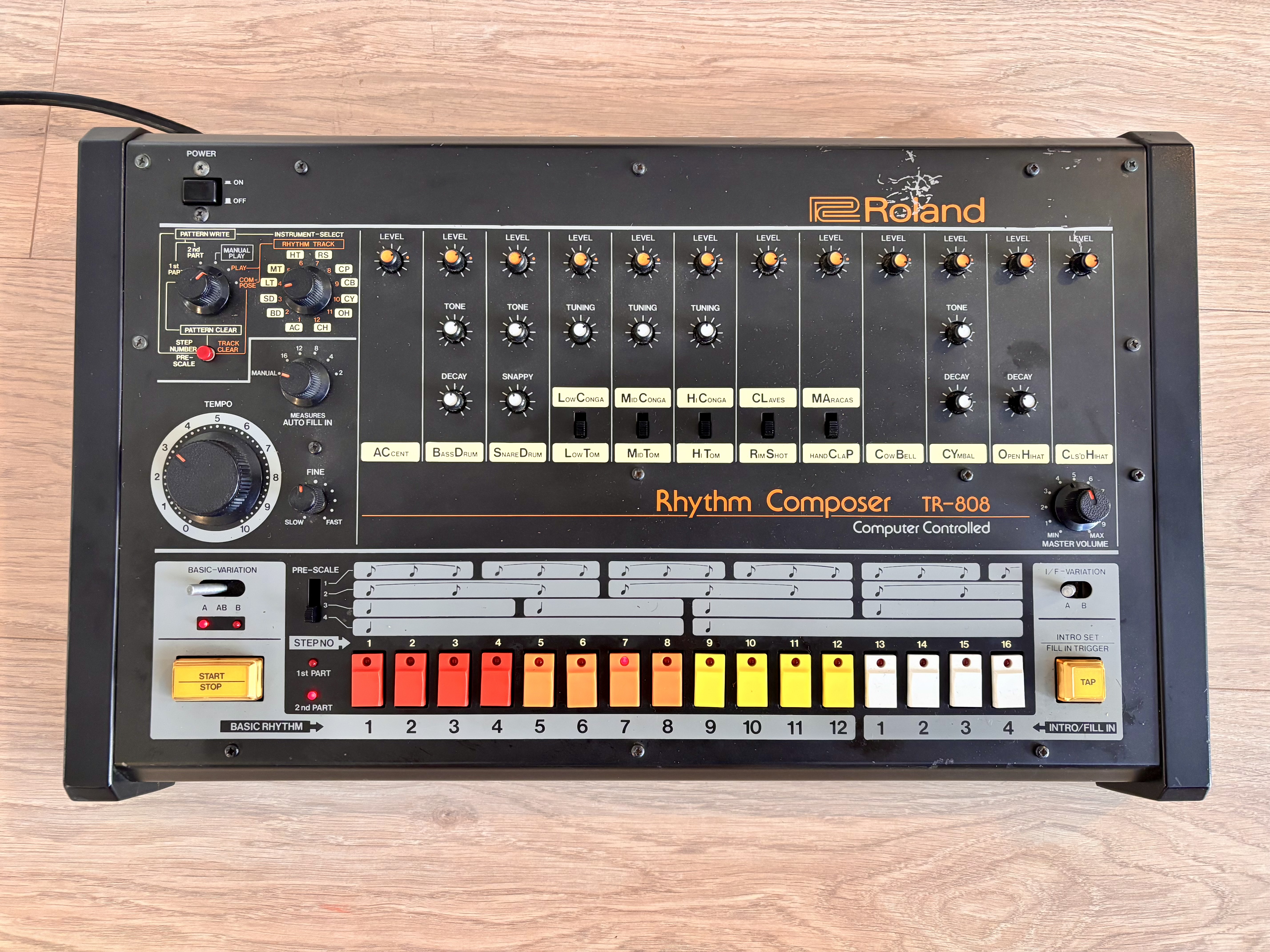 Roland TR-808 Rhythm Composer – MIDI mod (IN / OUT / THRU)