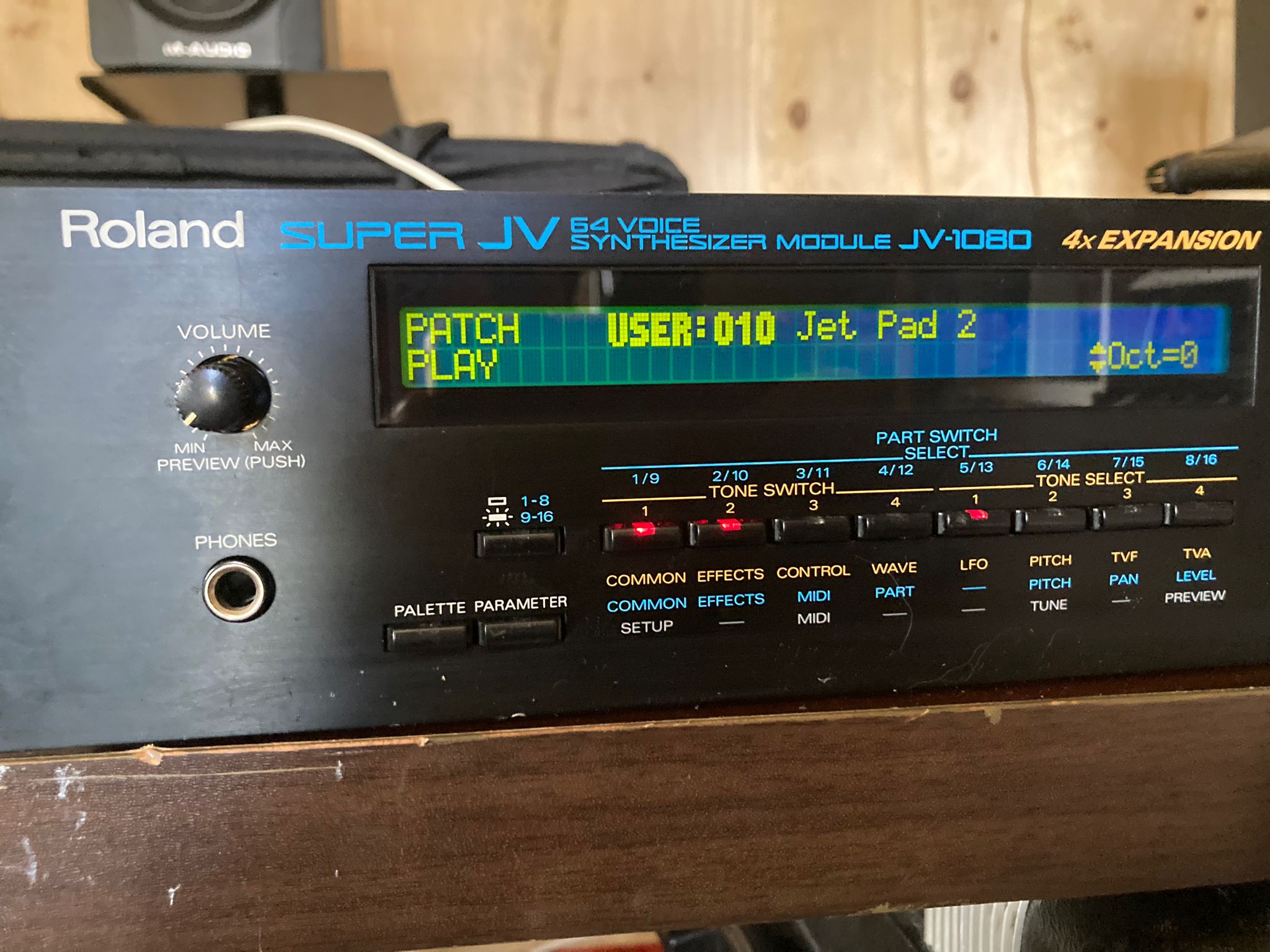 Vends Roland JV1080