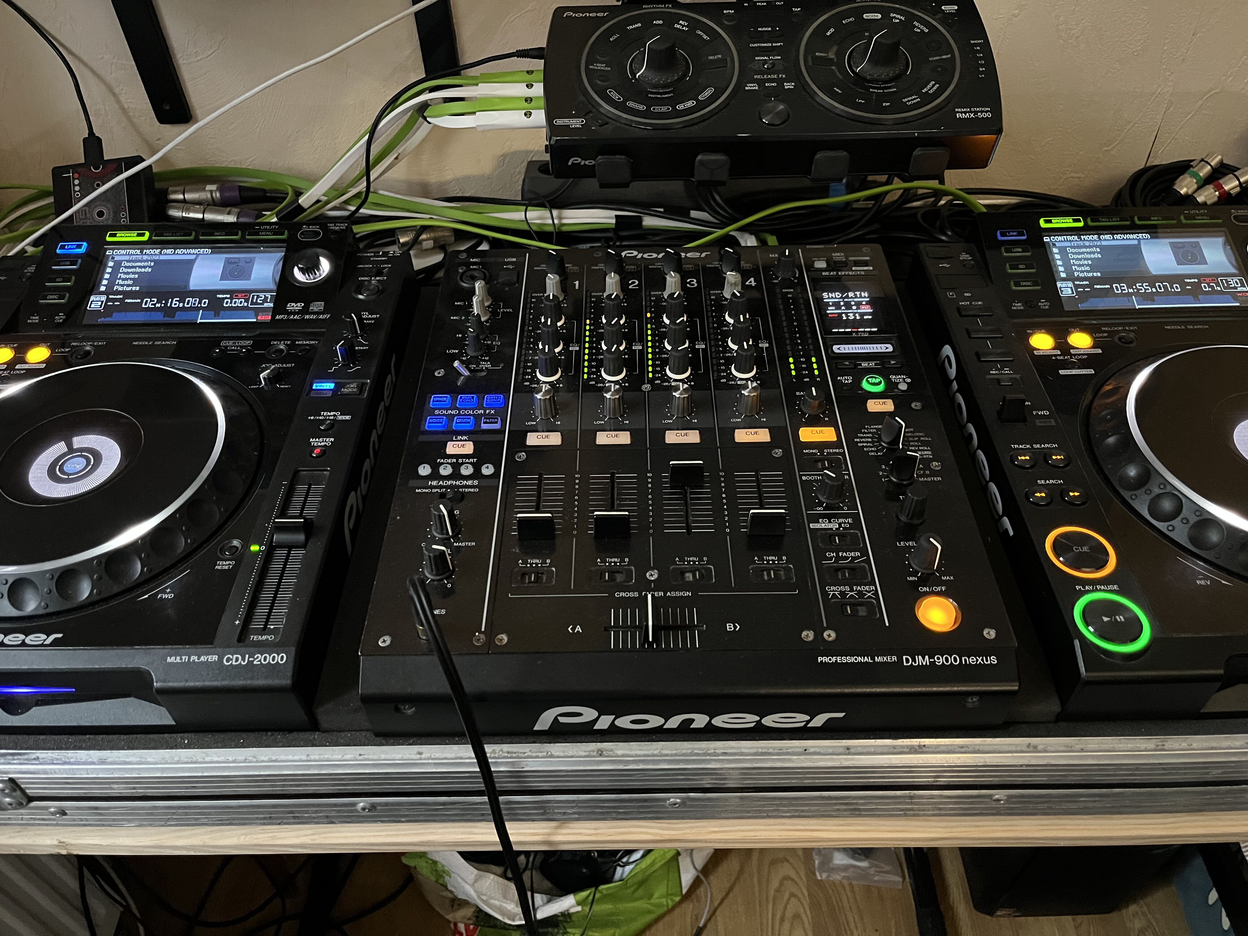 Vends Paires de CDJ 2000 + DJM 900 Nexus + Flycase + Hub