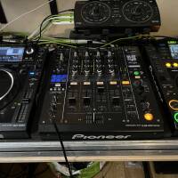 Vends Paires de CDJ 2000 + DJM 900 Nexus + Flycase + Hub