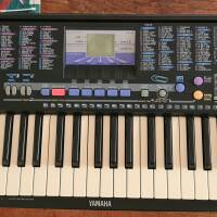 Clavier Yamaha PSR-190 avec pied support