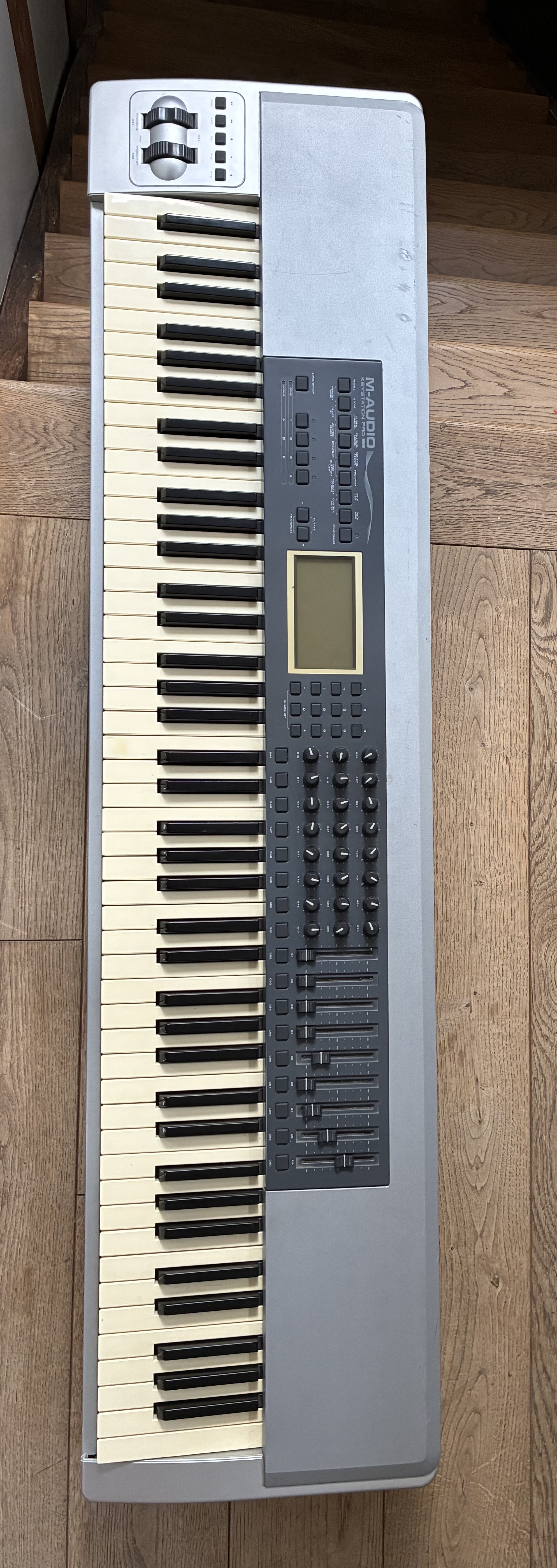 Bon état toucher lourd par connexions usb. 