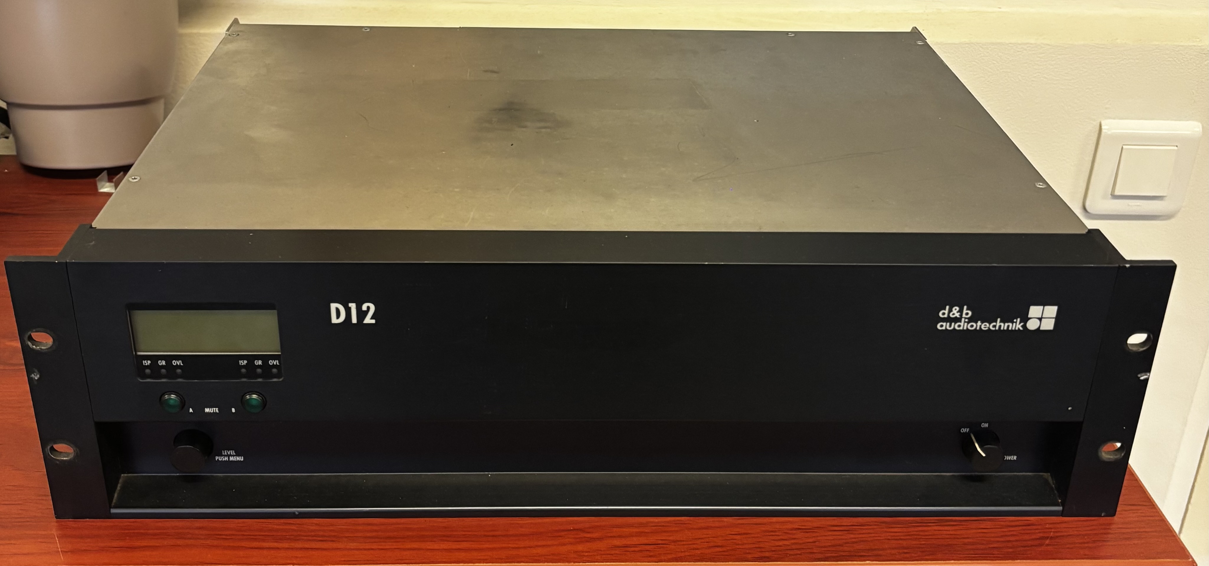 D12 amplificateur D&B audiotechnik (plusieurs disponibles)