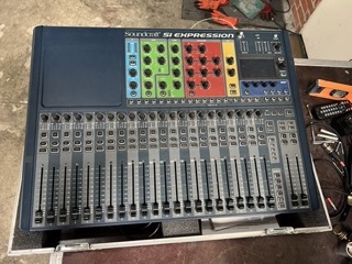 Soundcraft - SI Expression 2 - console numérique - 24 voies
