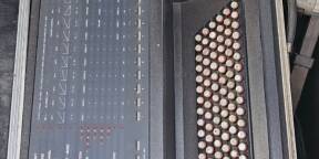 Elka AMK-800 accordion Keyboard alphanumeric programed JARRE 1980 MIDI controller polyphonic afterto