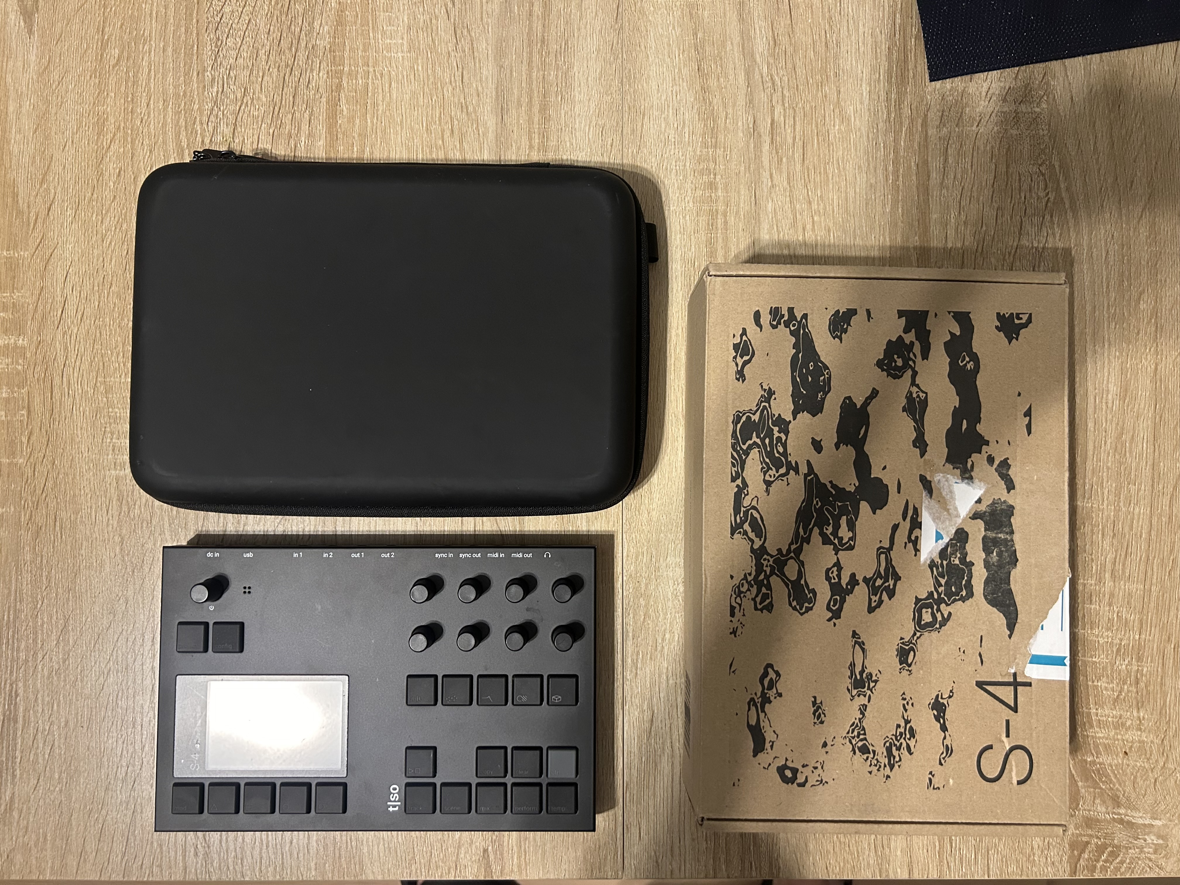 Torso S-4 + Housse transport et carton d’origine