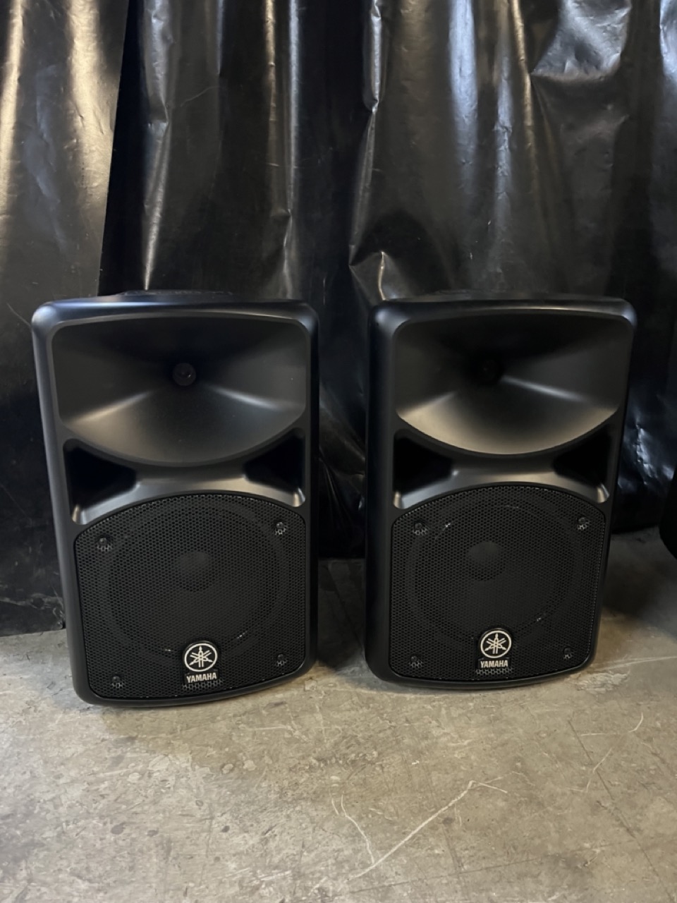 360W Yamaha 2 enceintes + mixette amplifiée Stagepas 400i