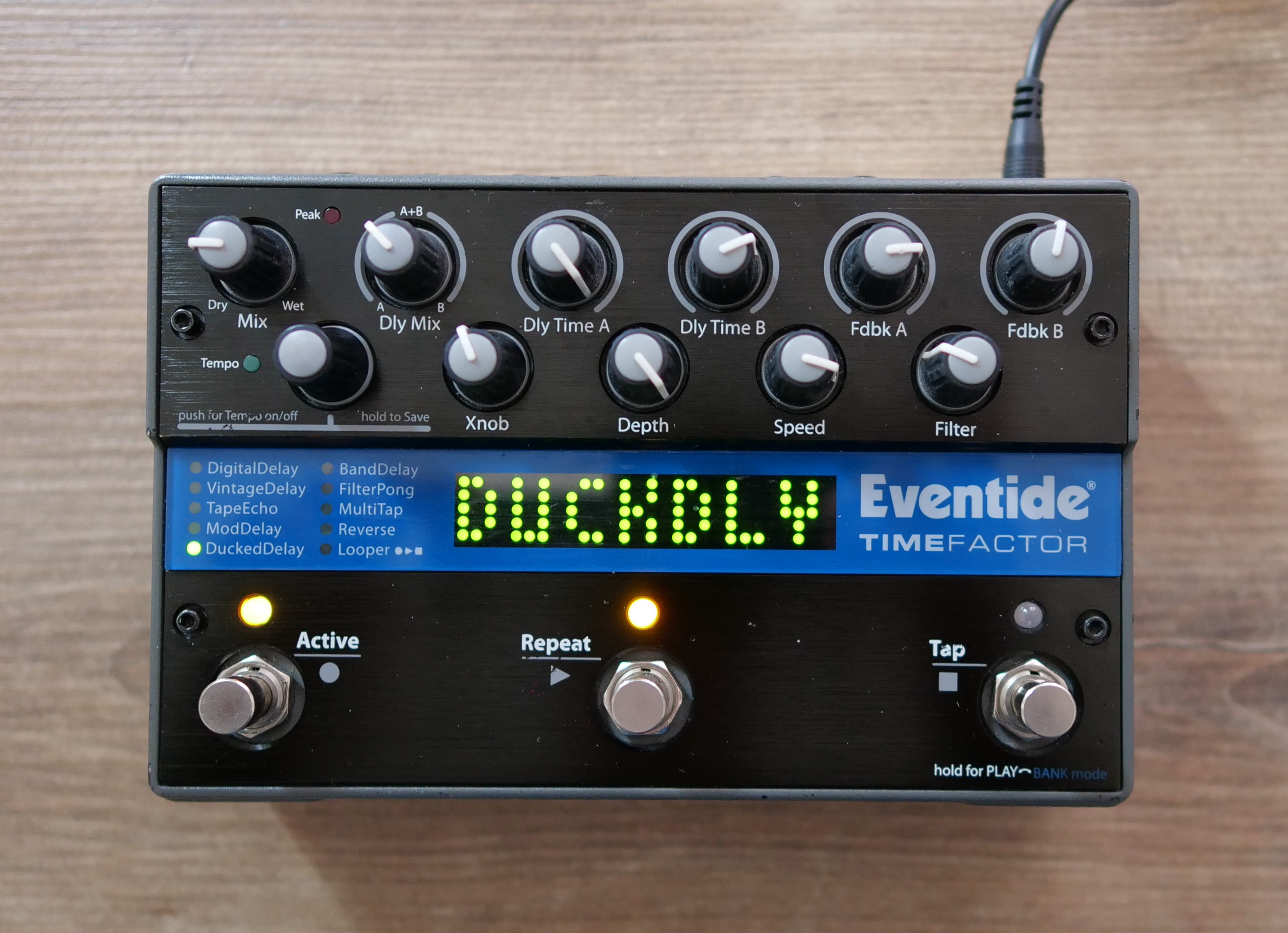 Vends Eventide Time factor ( delay / looper)