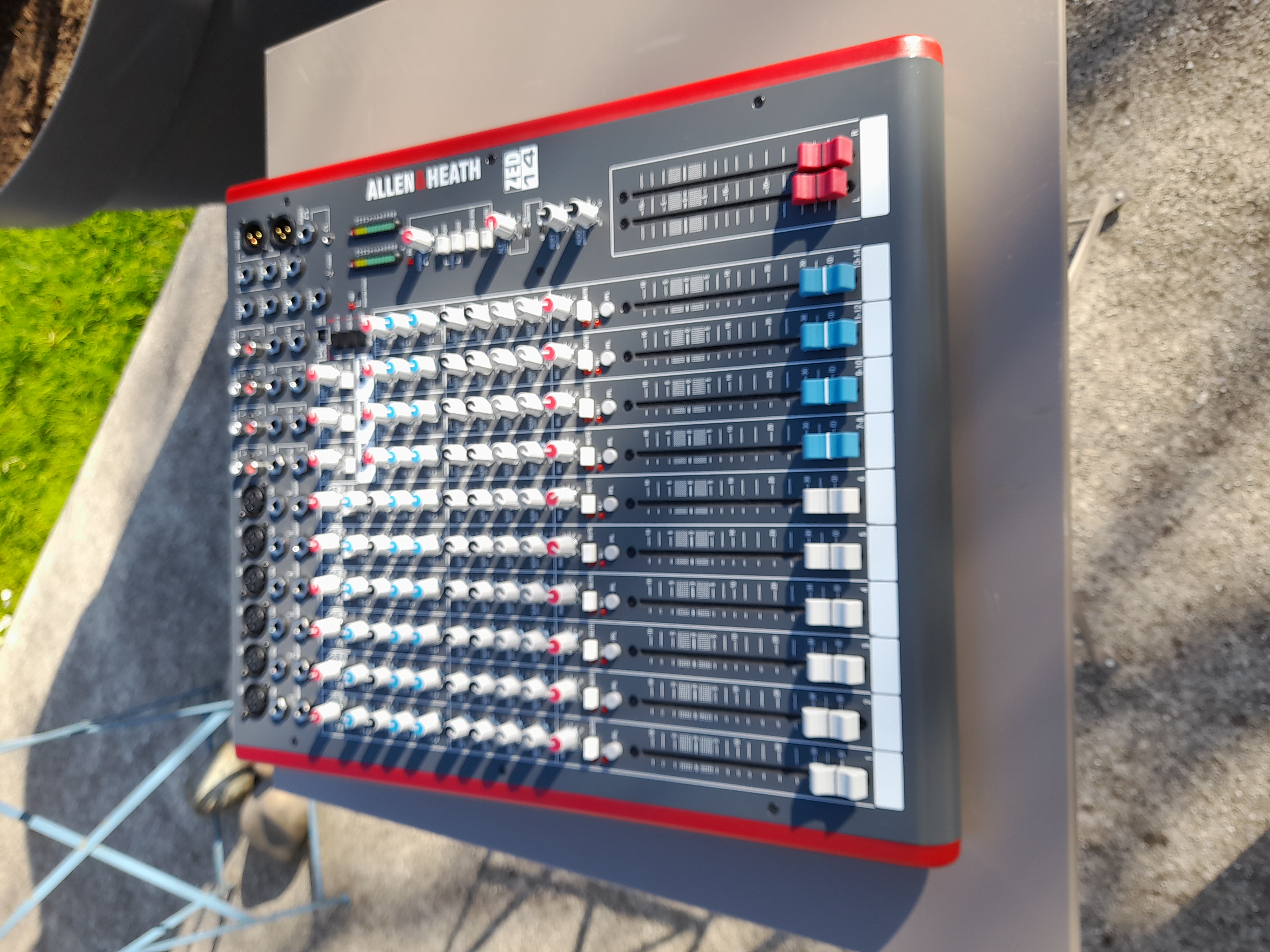 Allen & Heath ZED-14 comme neuve