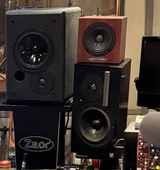 vends monitor studio NHT Pro - A20 Powered Monitor System + Amps