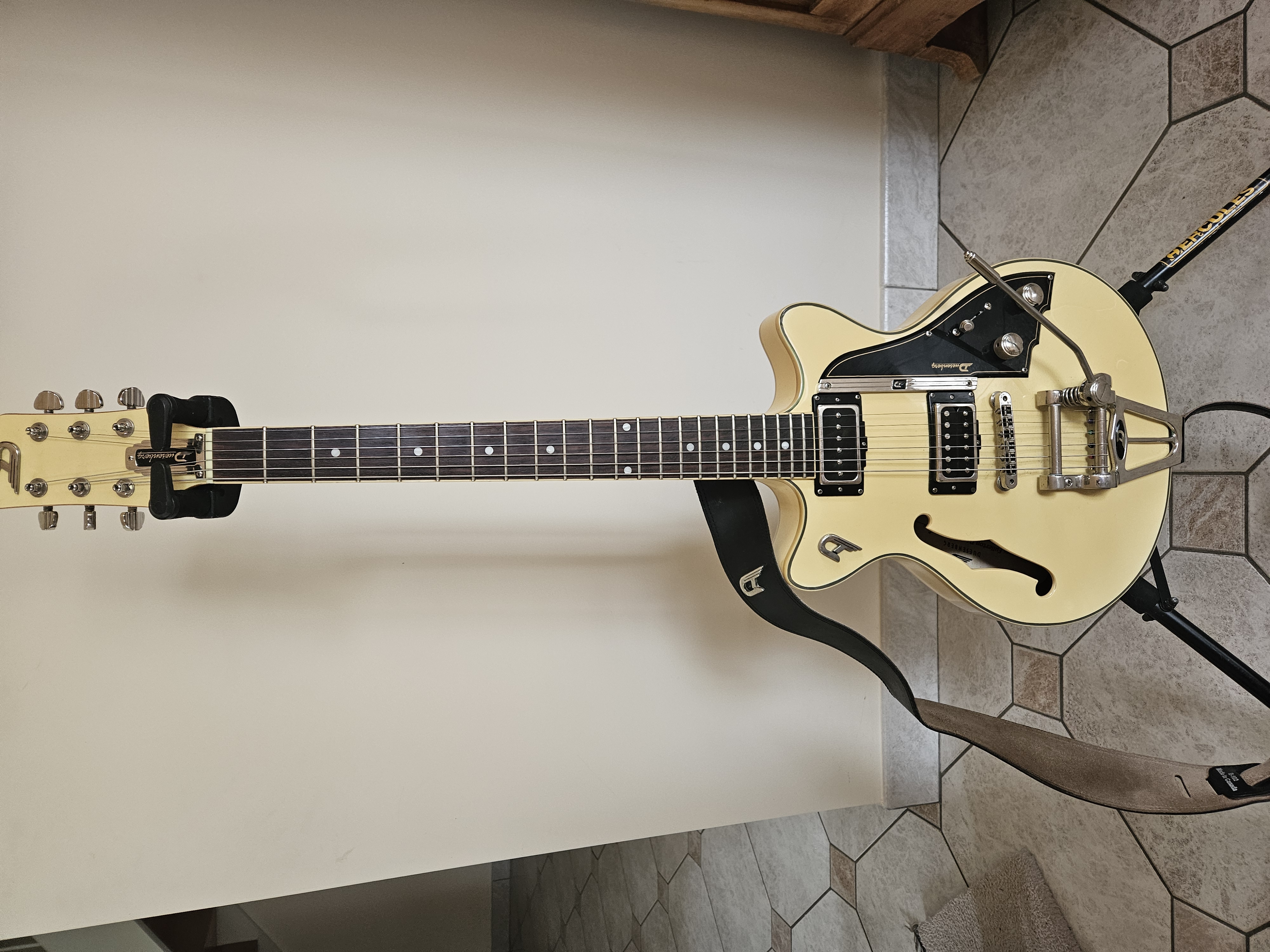 Vends guitare DUESENBERG Fullerton TV