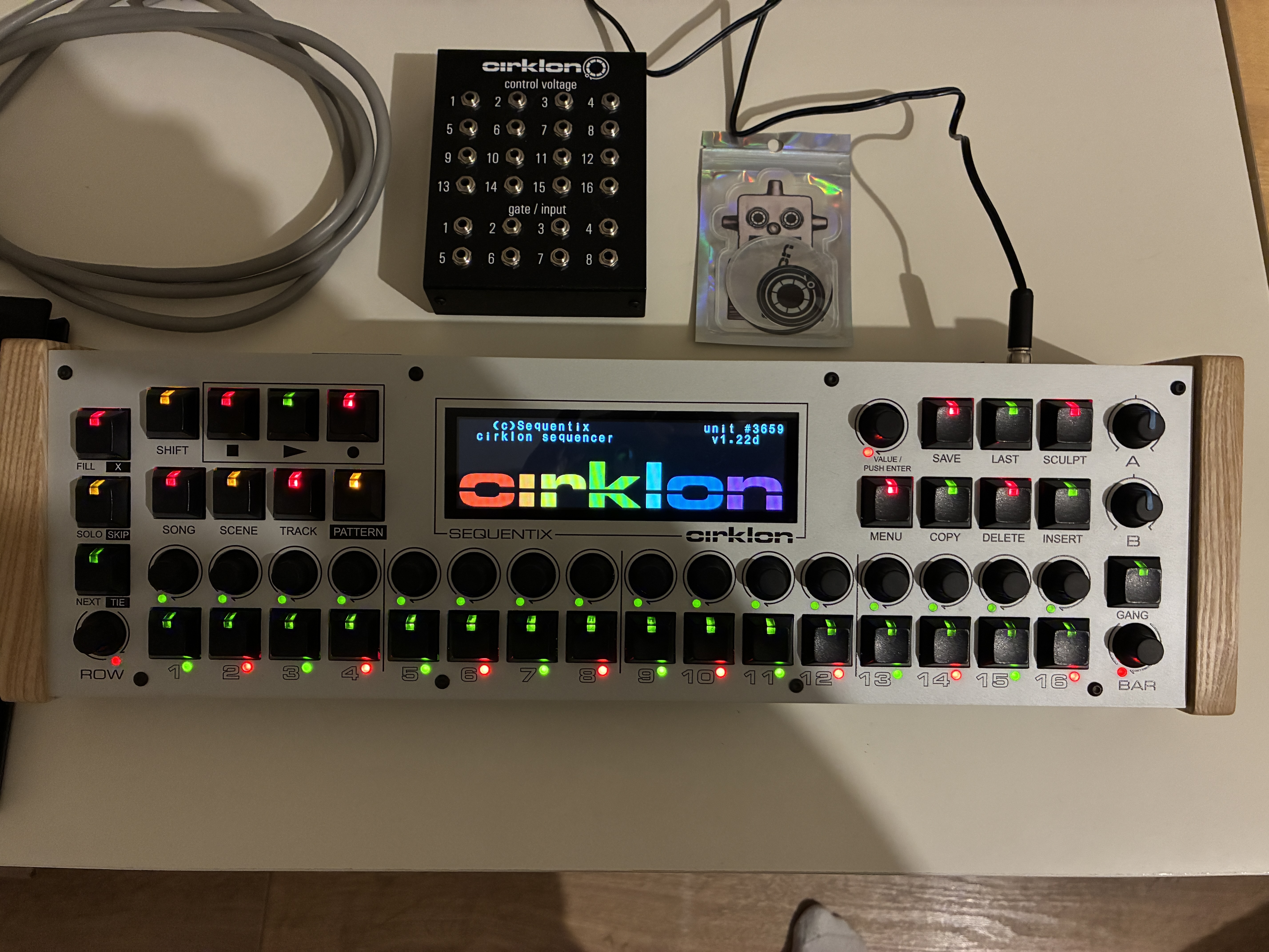 Vends Sequentix Cirklon V2 NEUF CVIO/desktop breakout box 3.5mm/cable 2M