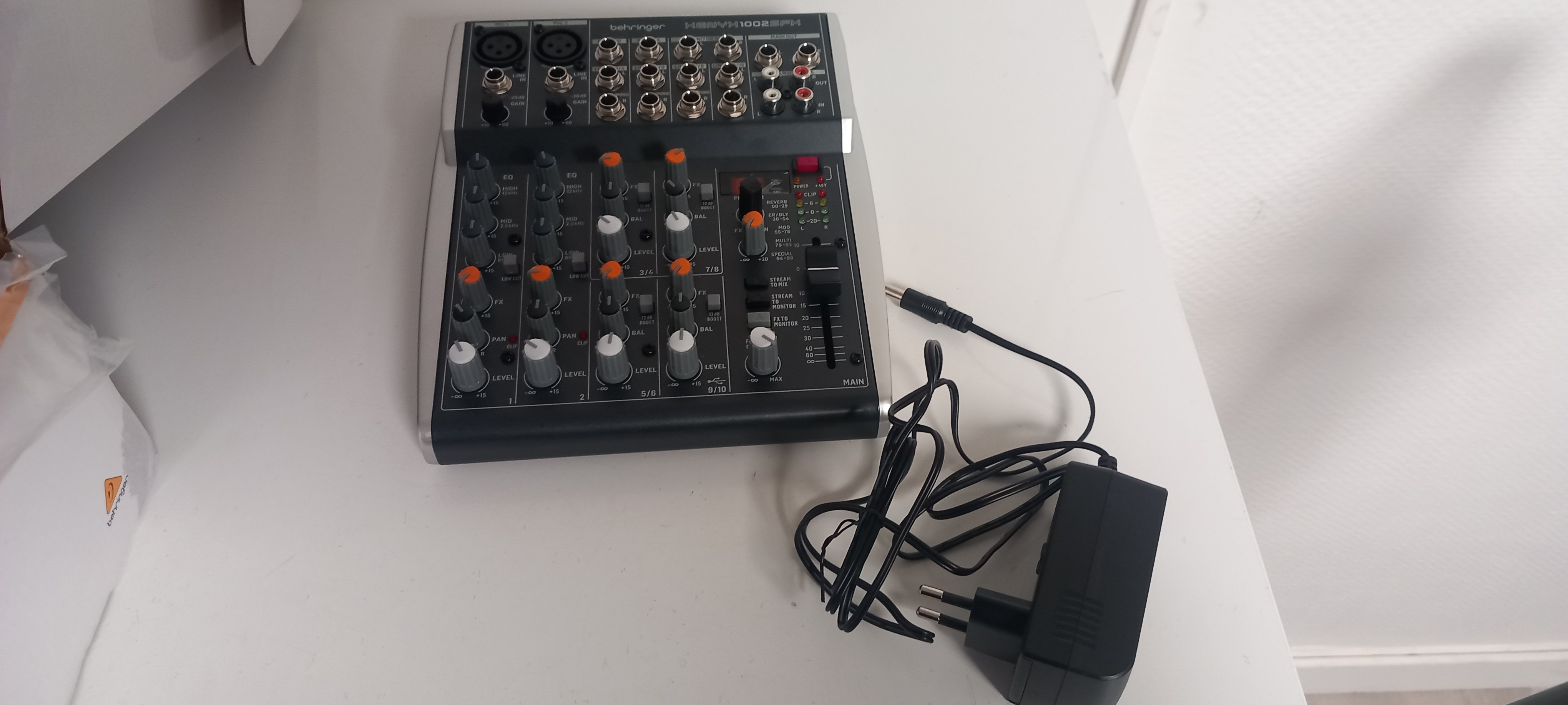 Vends mixette berhinger xenix 1002sfx