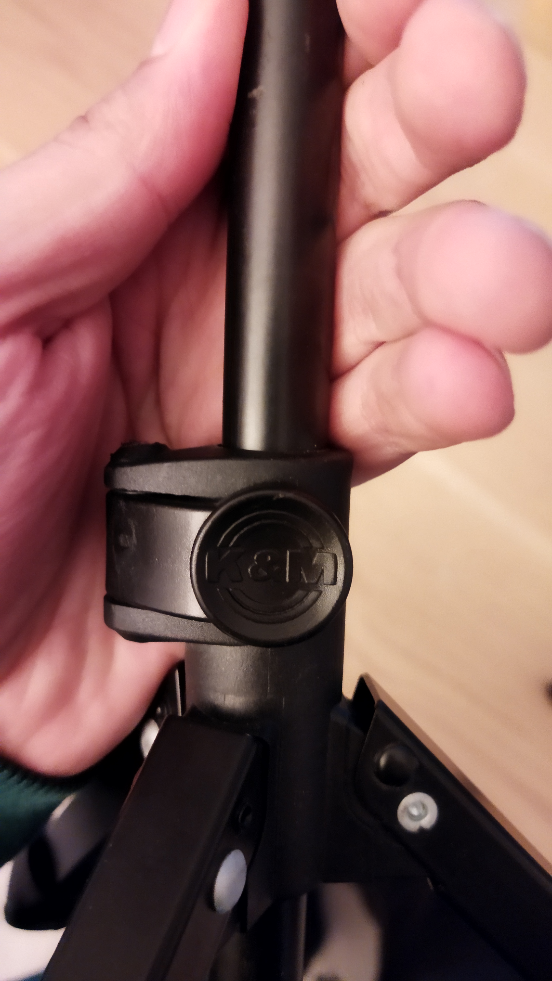  Petit pied de micro, idéal pour poser sur table !