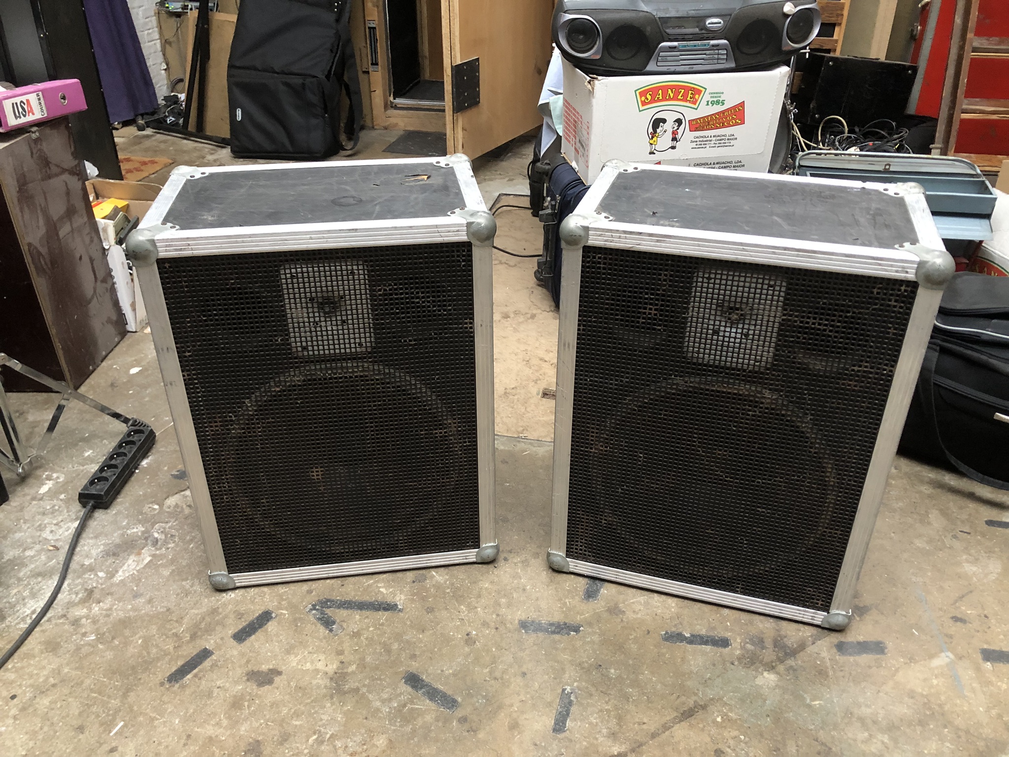 Paire baffles enceintes passives Electro-Voice